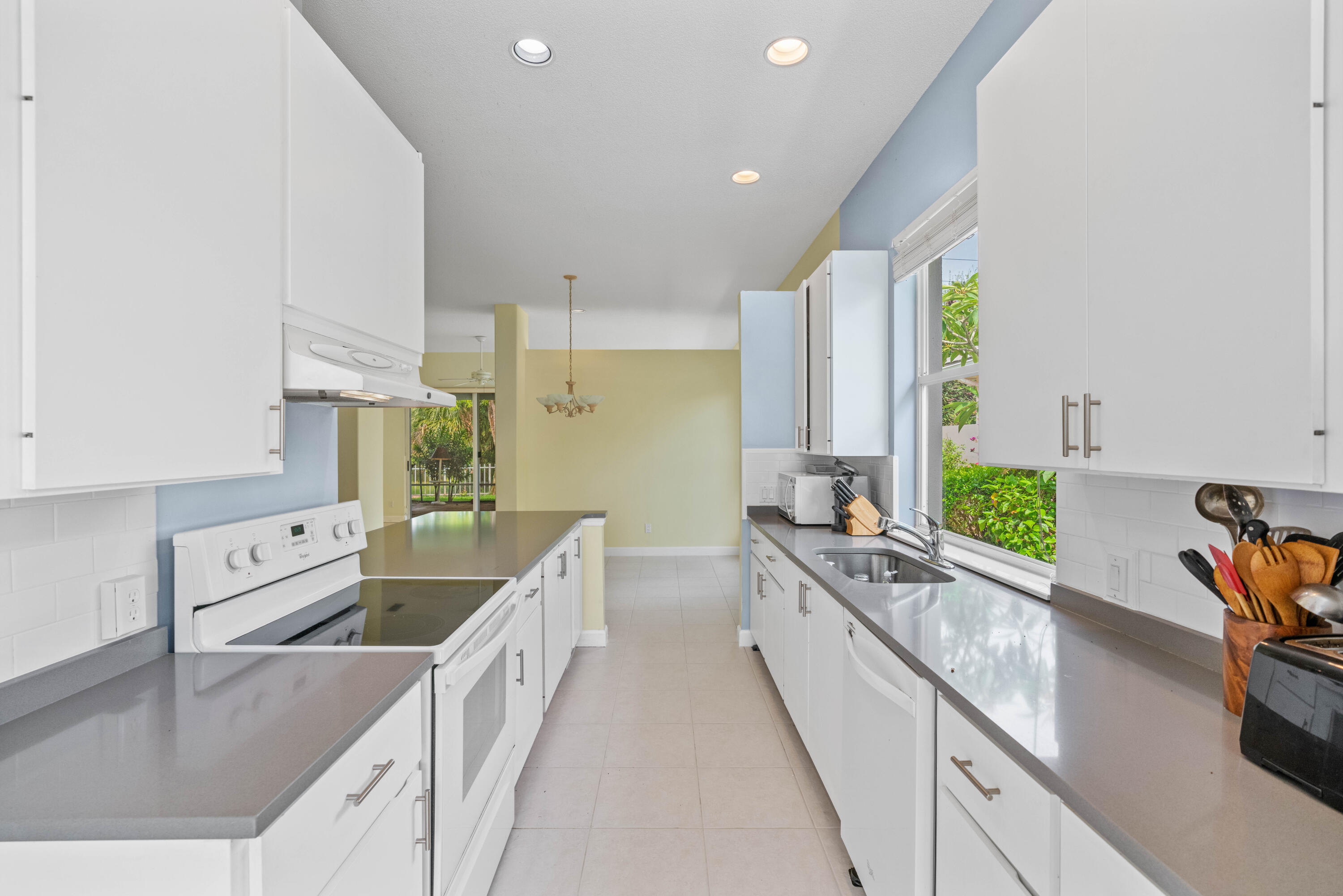 7744 Se Needle Palm Circle Property Photo 9