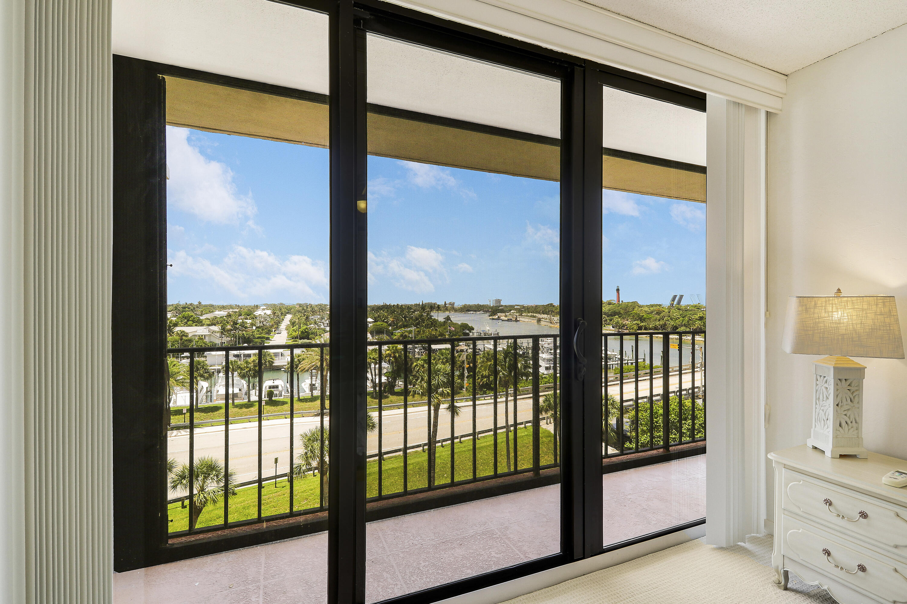 225 S Beach Road 605 Property Photo 19