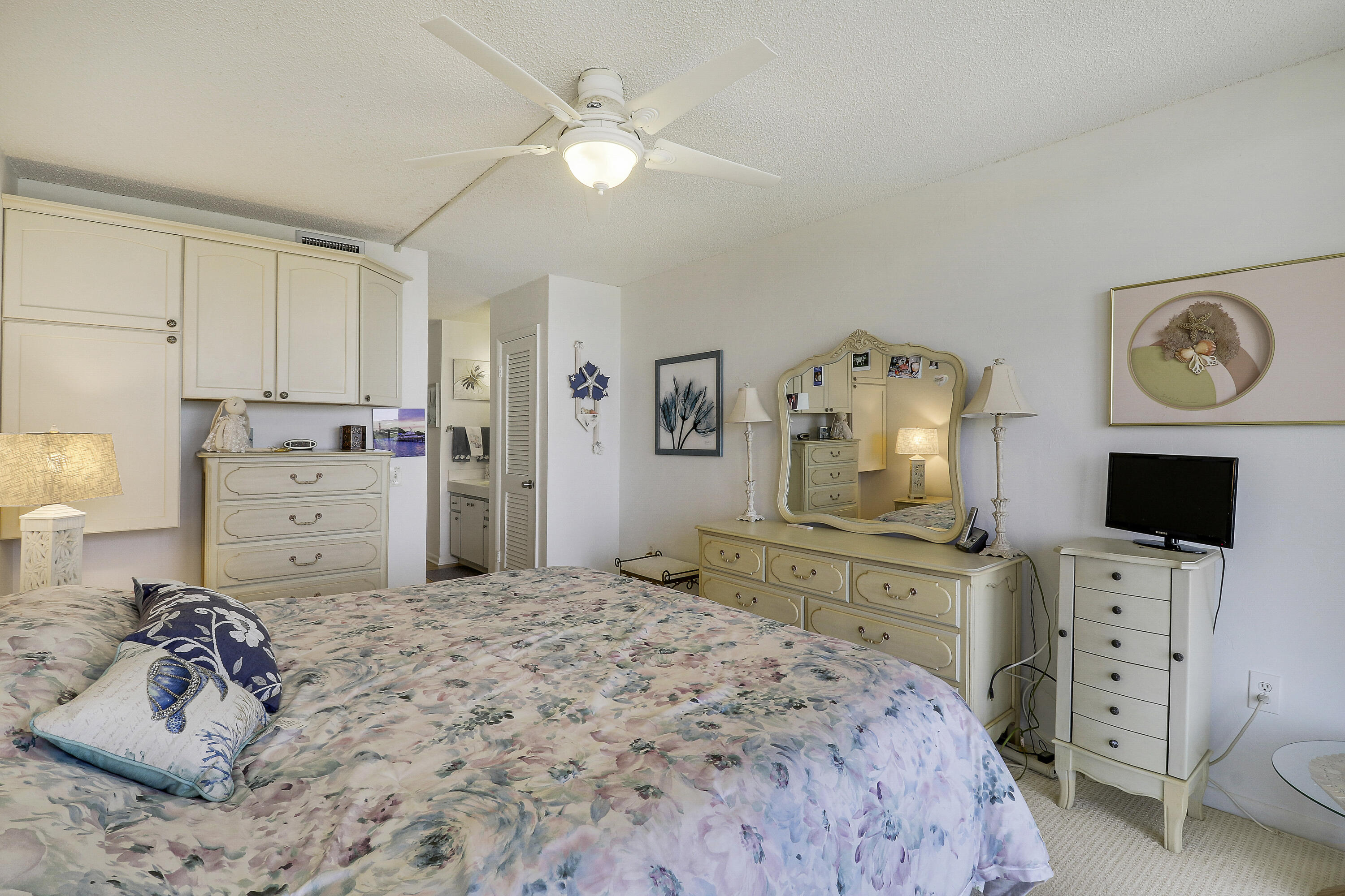 225 S Beach Road 605 Property Photo 20