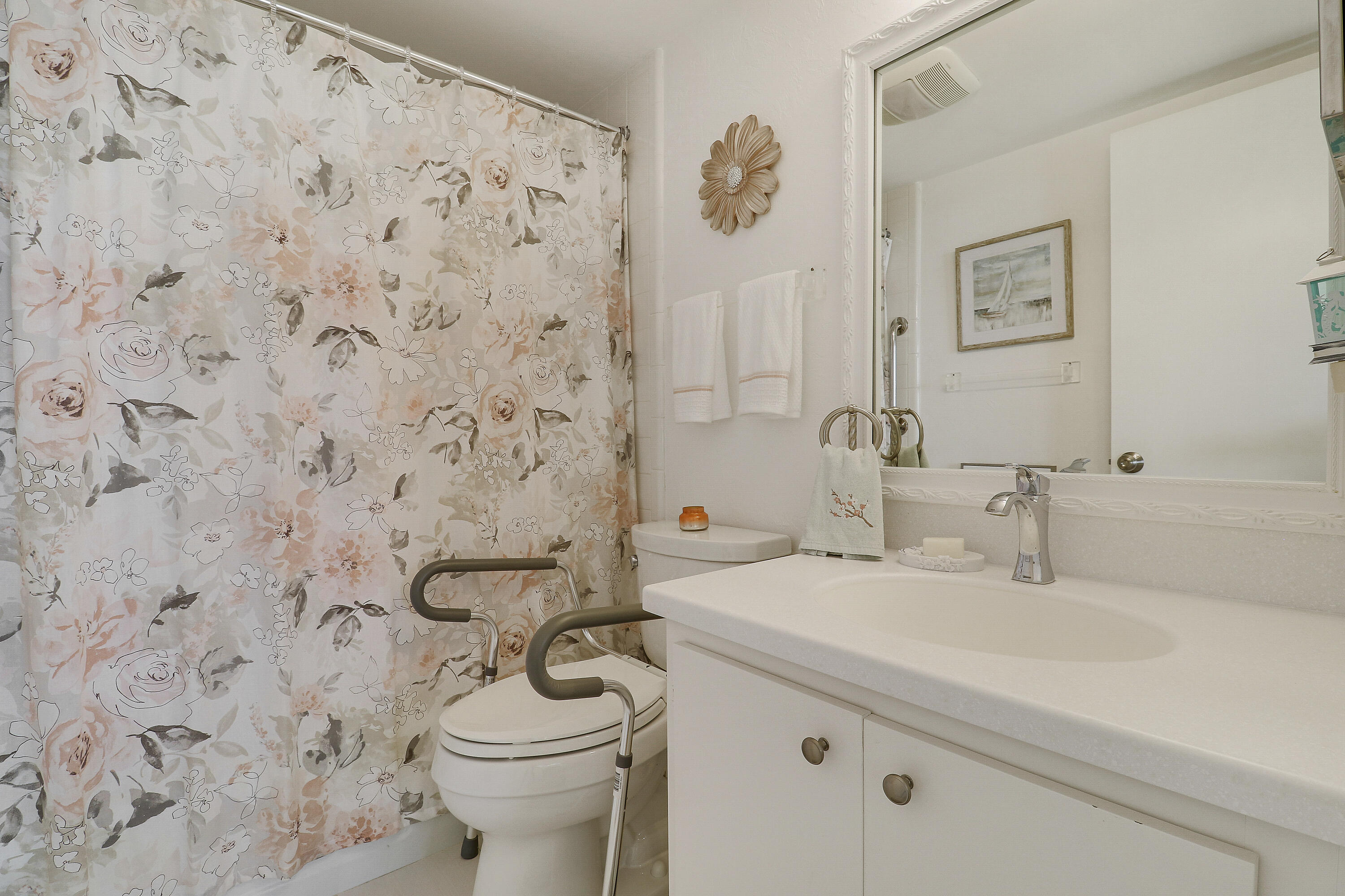 225 S Beach Road 605 Property Photo 34
