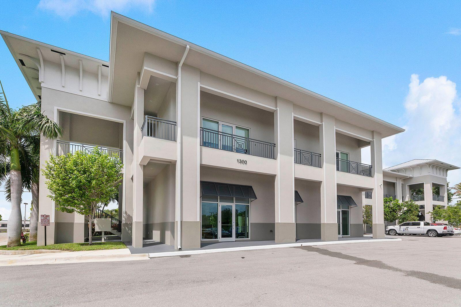 1300 S Dixie Highway 100 Property Photo 2