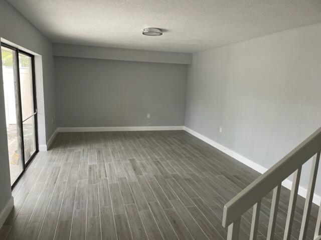 6905 69th Way Property Photo 2