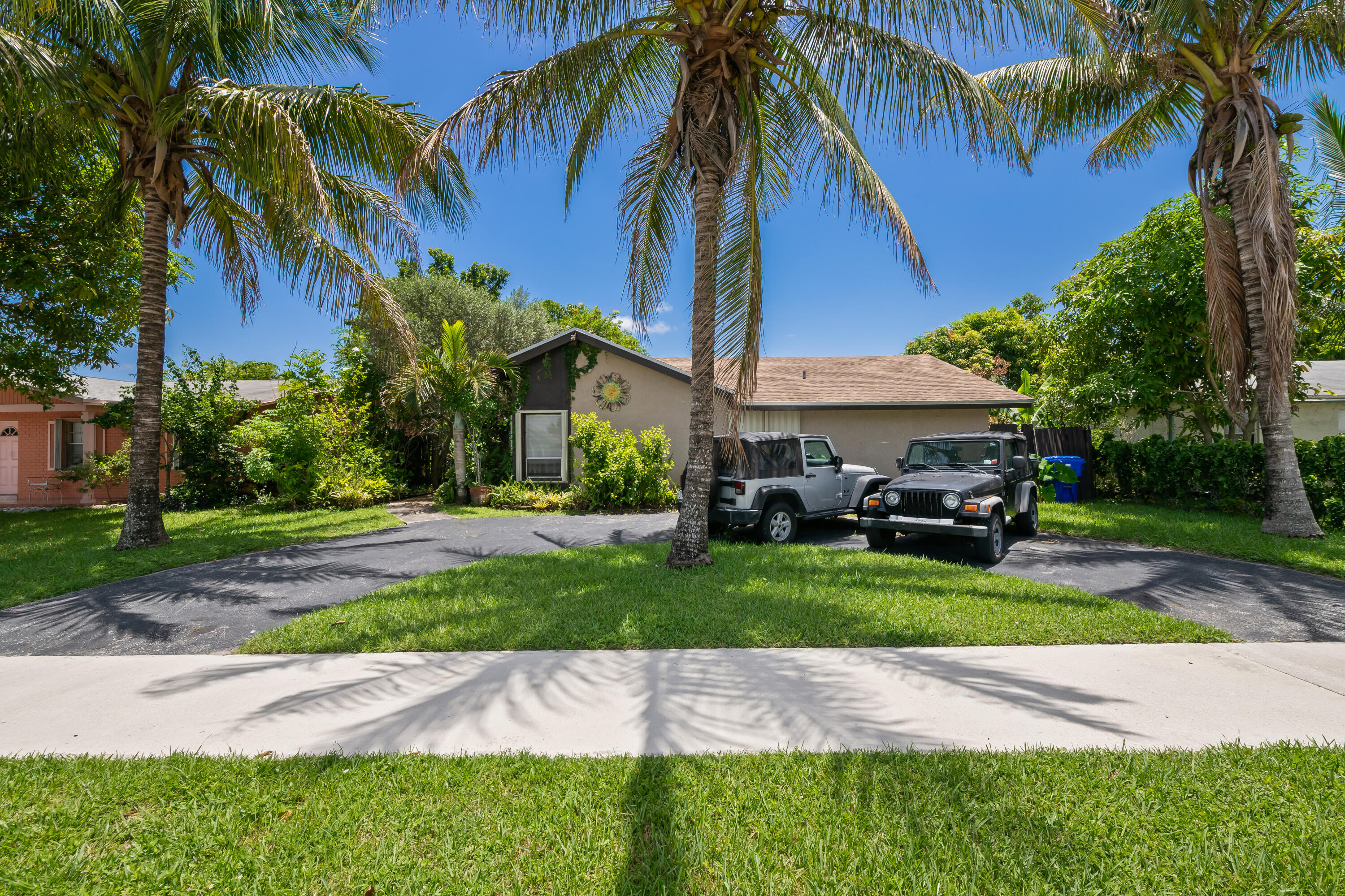 8210 SW 4TH Place Property Photo 1