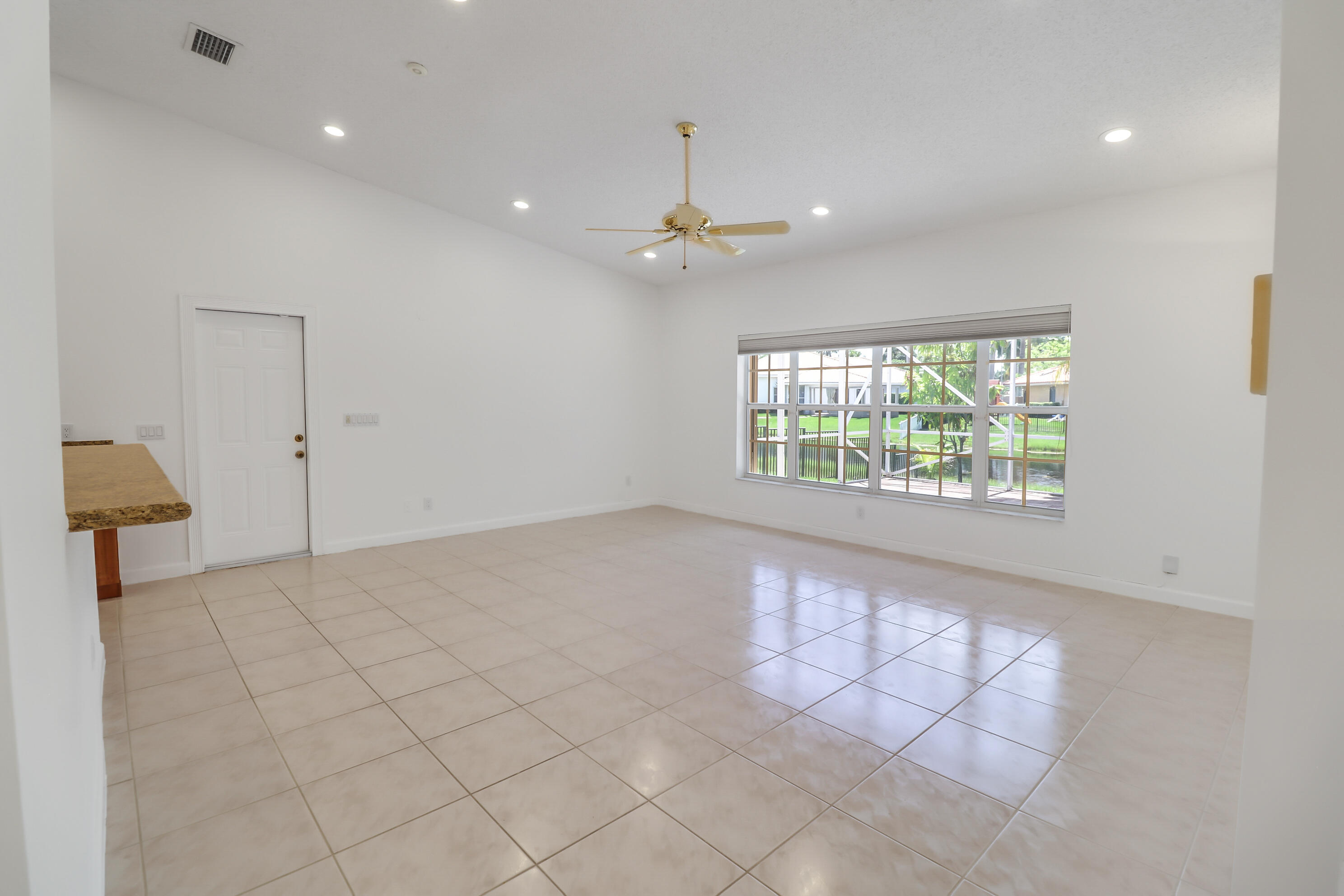 551 Nw 108th Avenue Property Photo 13