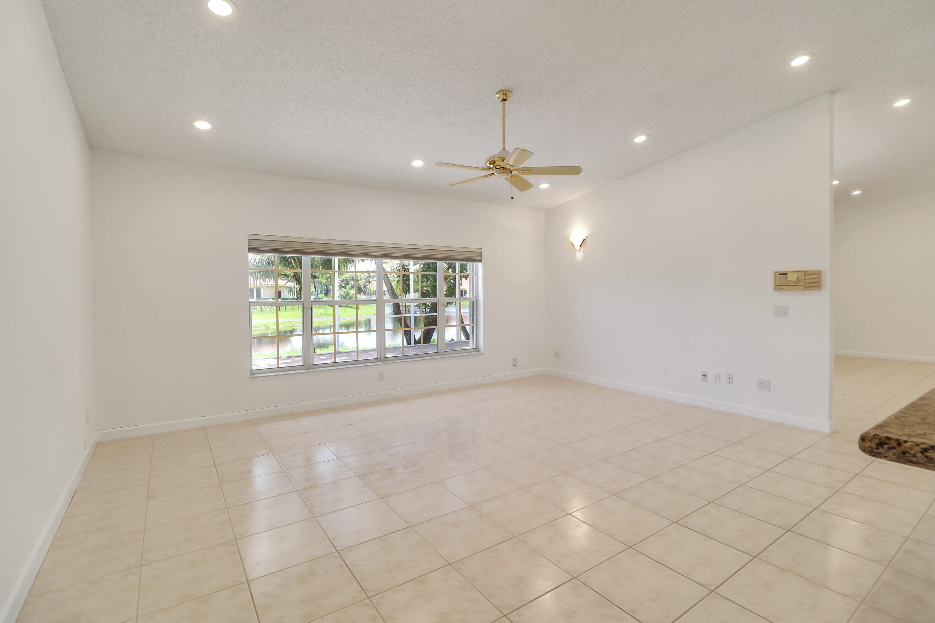 551 Nw 108th Avenue Property Photo 16
