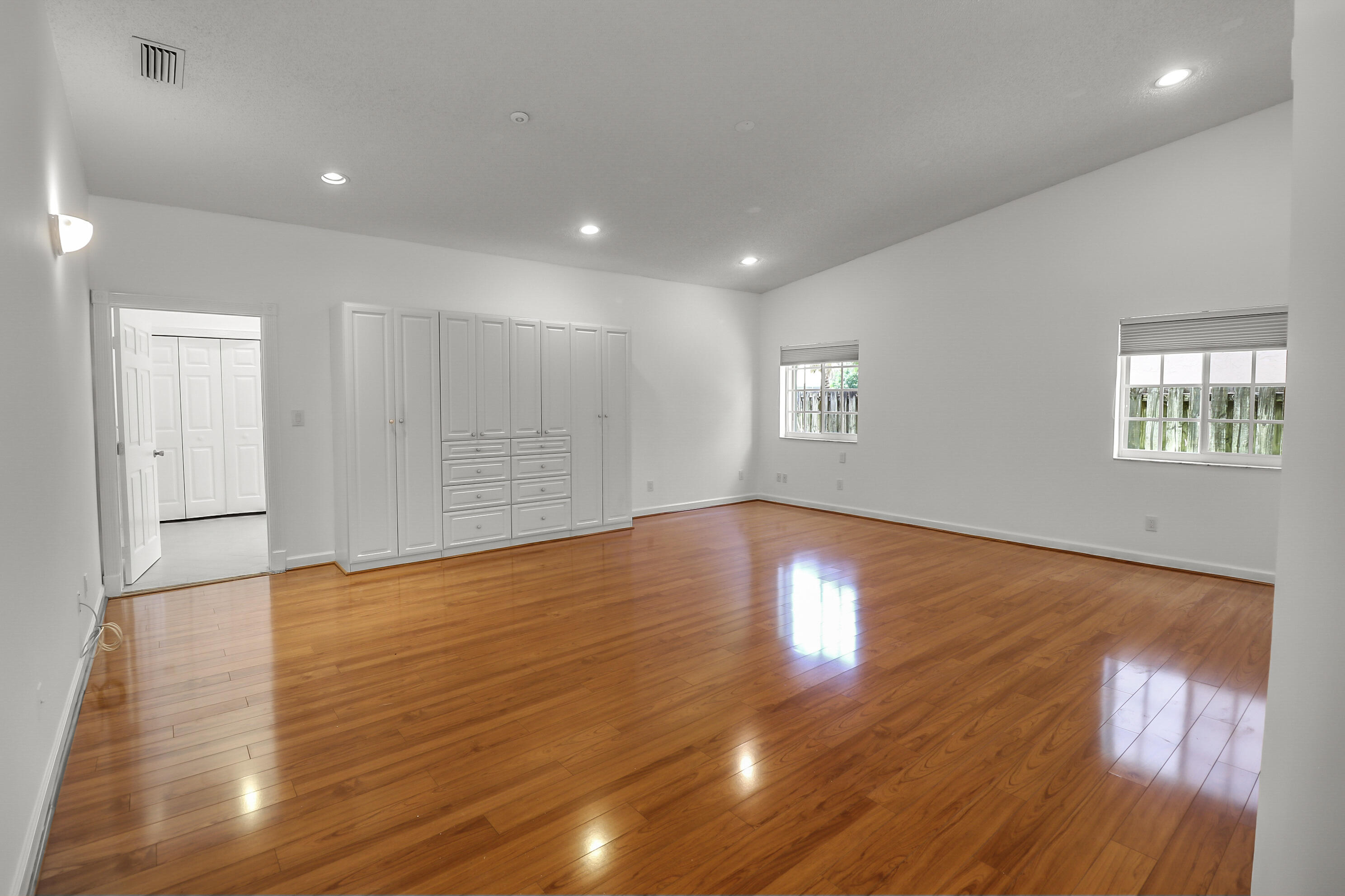 551 Nw 108th Avenue Property Photo 22