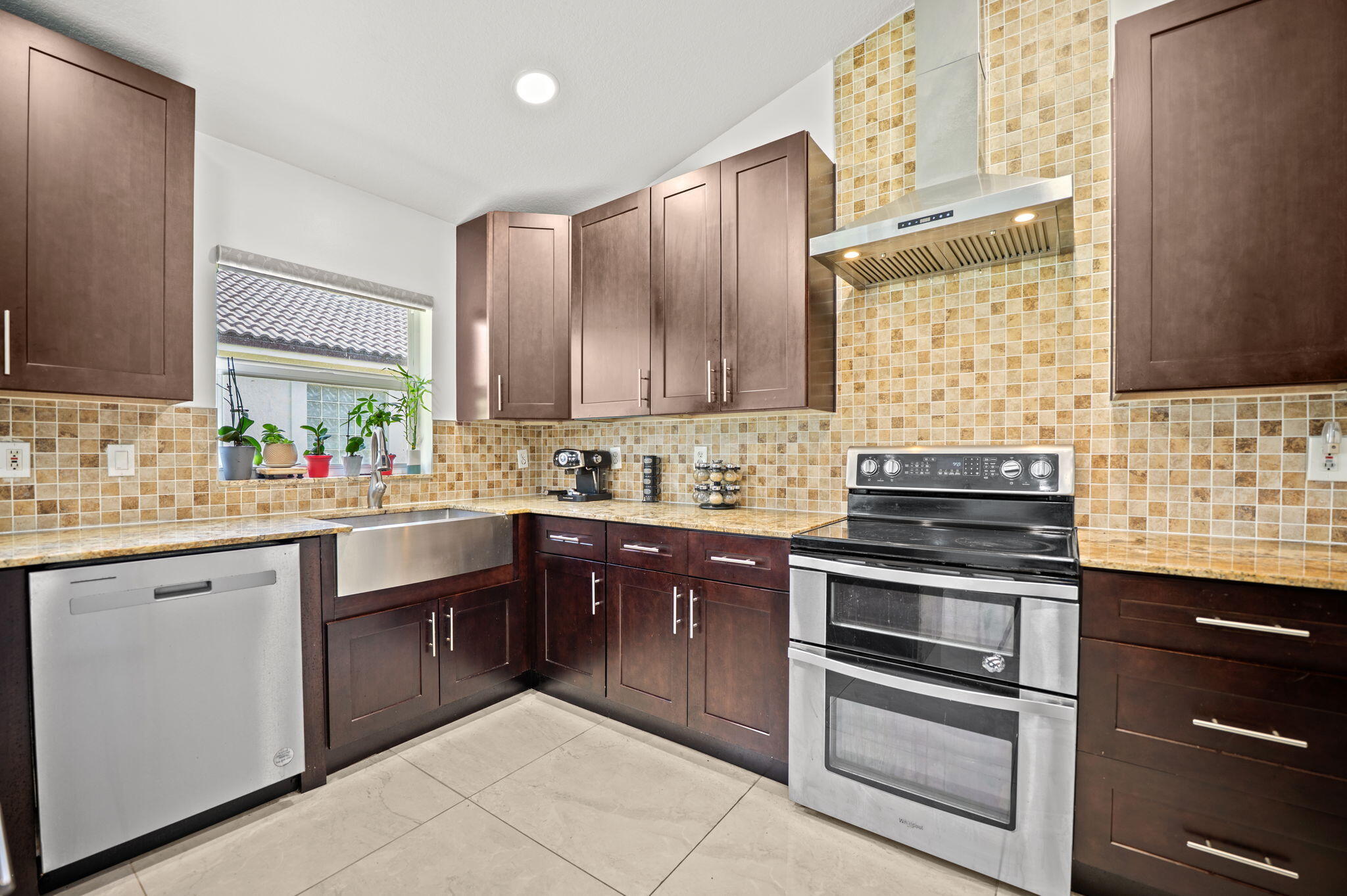 1842 Oak Berry Circle Property Photo 3