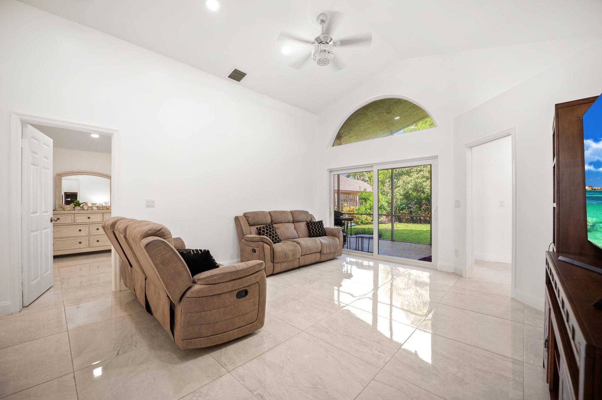 1842 Oak Berry Circle Property Photo 8