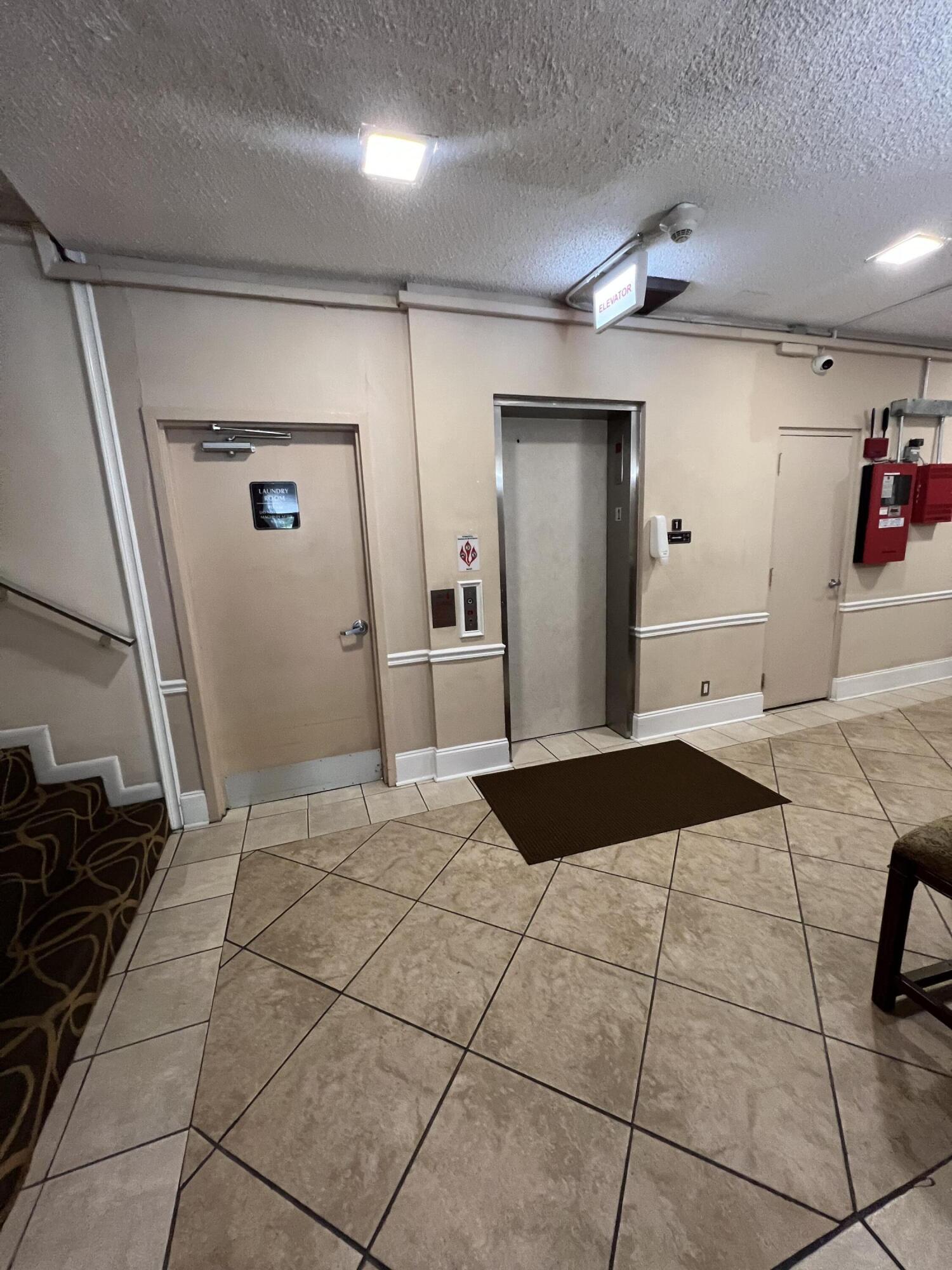 480 Executive Center Drive 2d Property Photo 14