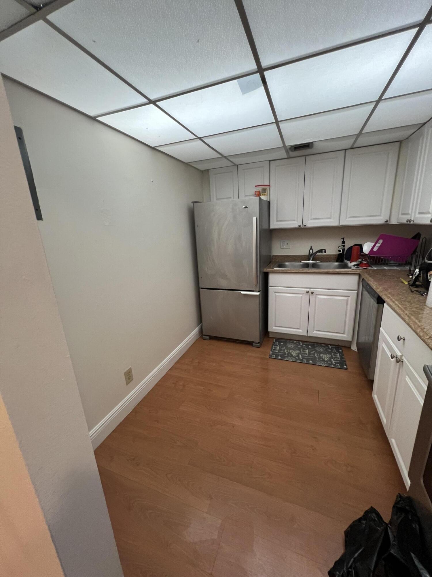 480 Executive Center Drive 2d Property Photo 18