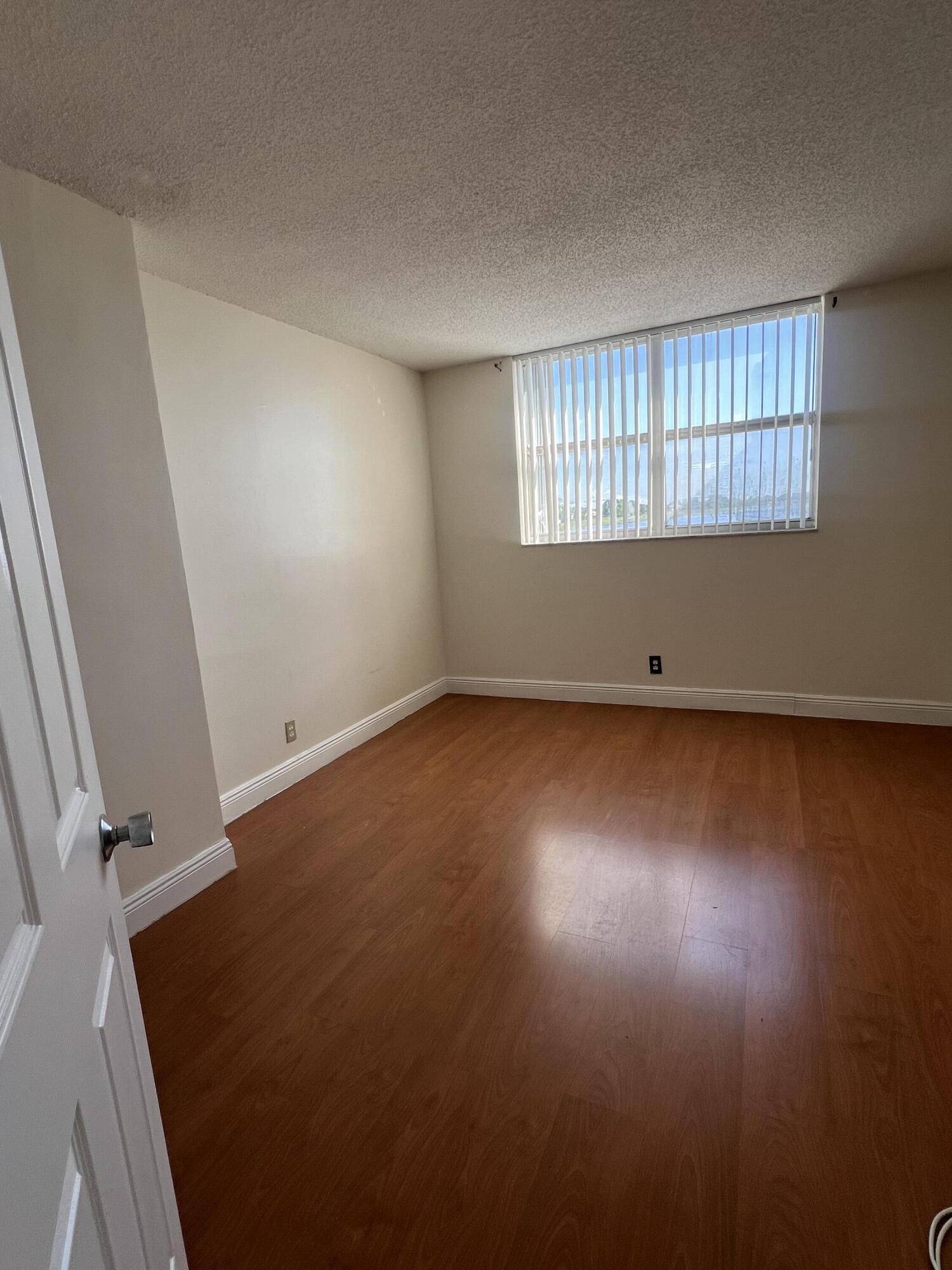 480 Executive Center Drive 2d Property Photo 31