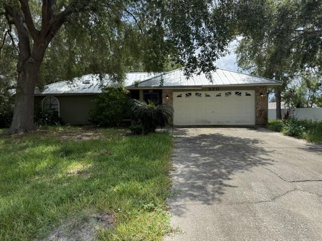 570 LONDONDERRY Circle SE Property Photo 1