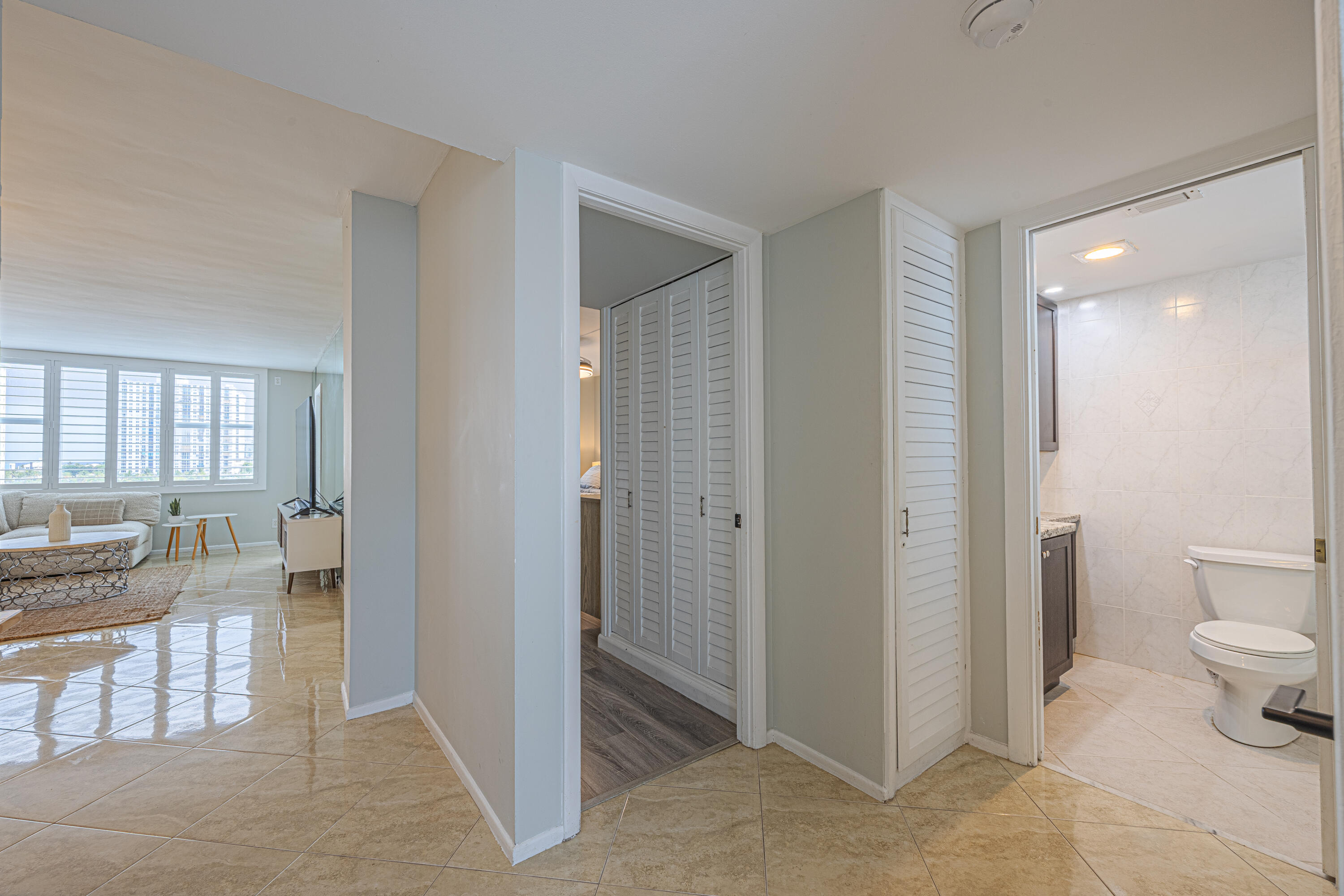201 N Ocean Boulevard 702 Property Photo 14