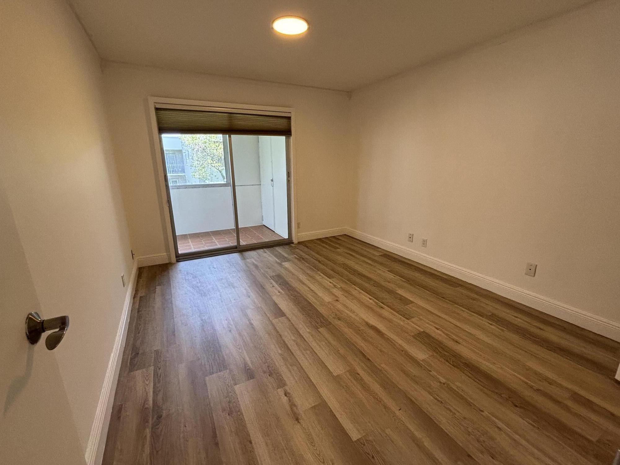 652 Flanders N Property Photo 10