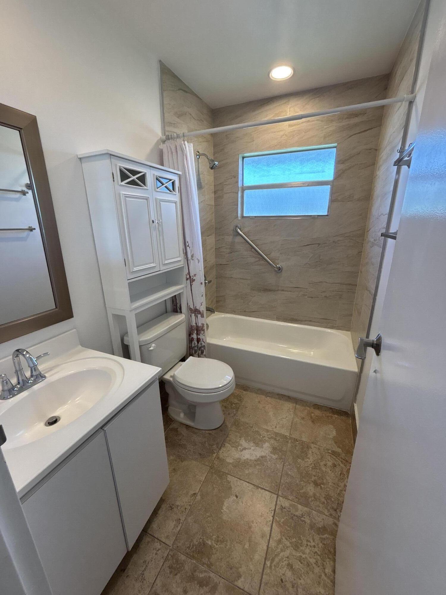652 Flanders N Property Photo 12