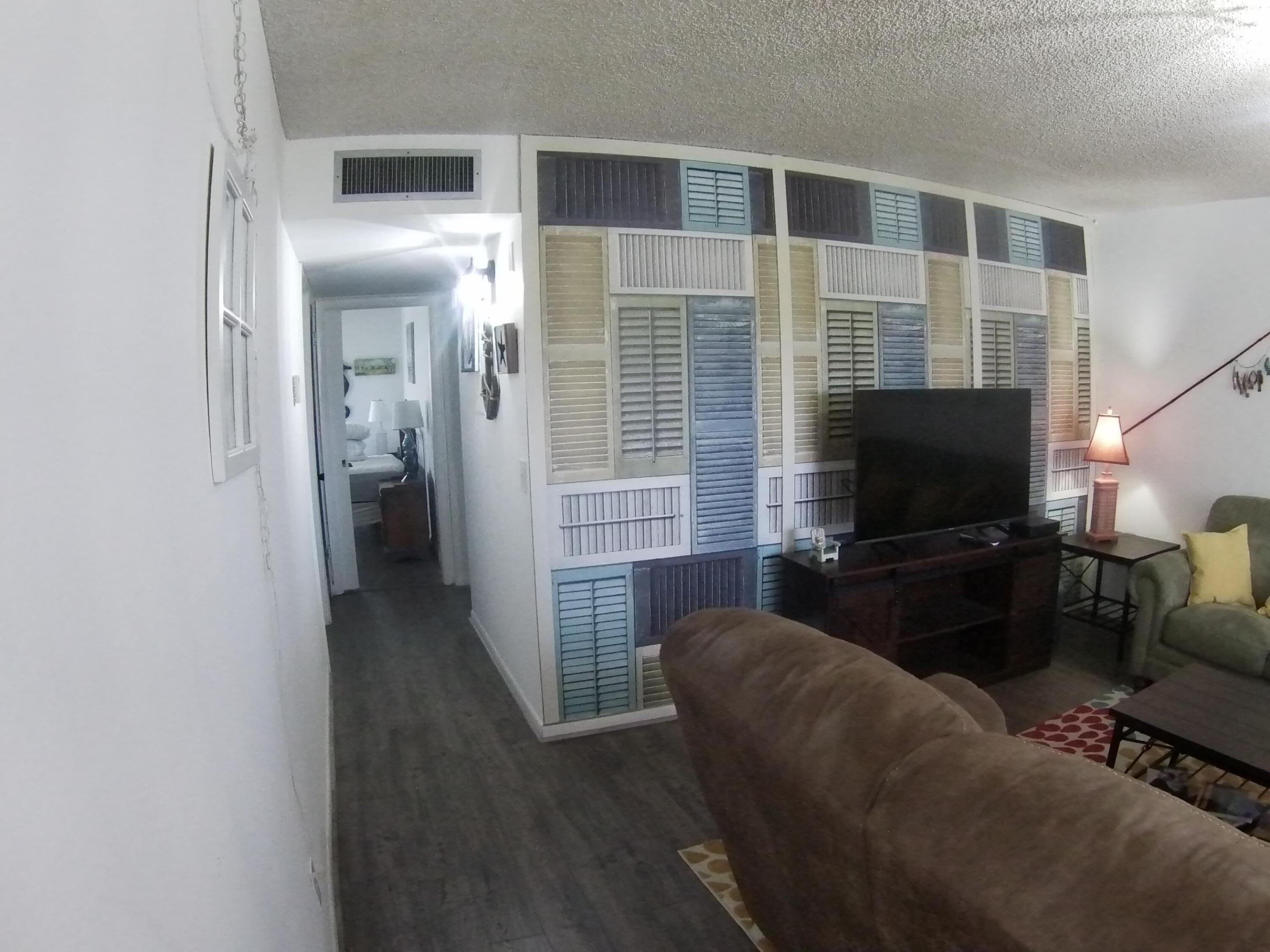 980 Normandy U Property Photo 5