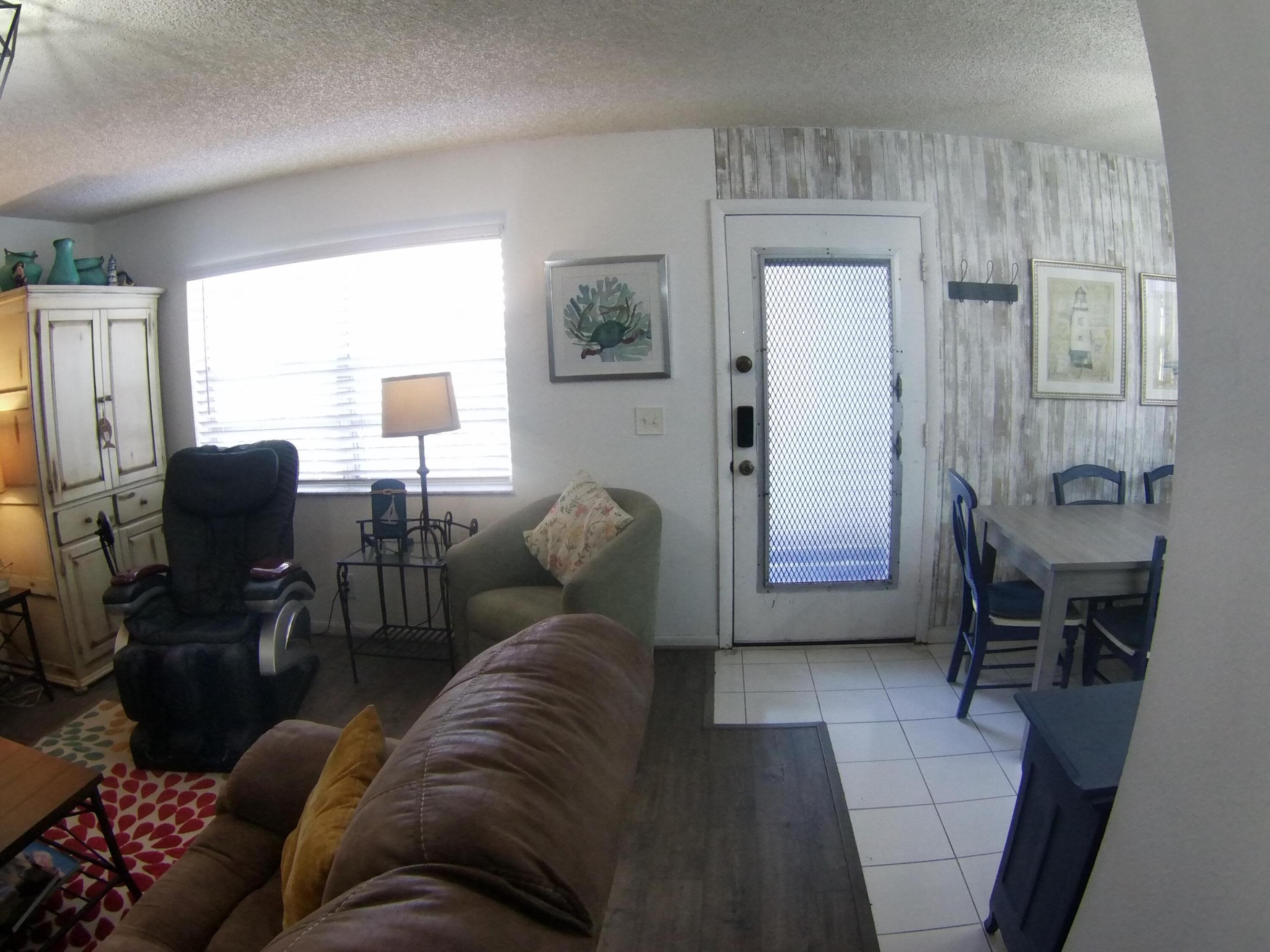 980 Normandy U Property Photo 8