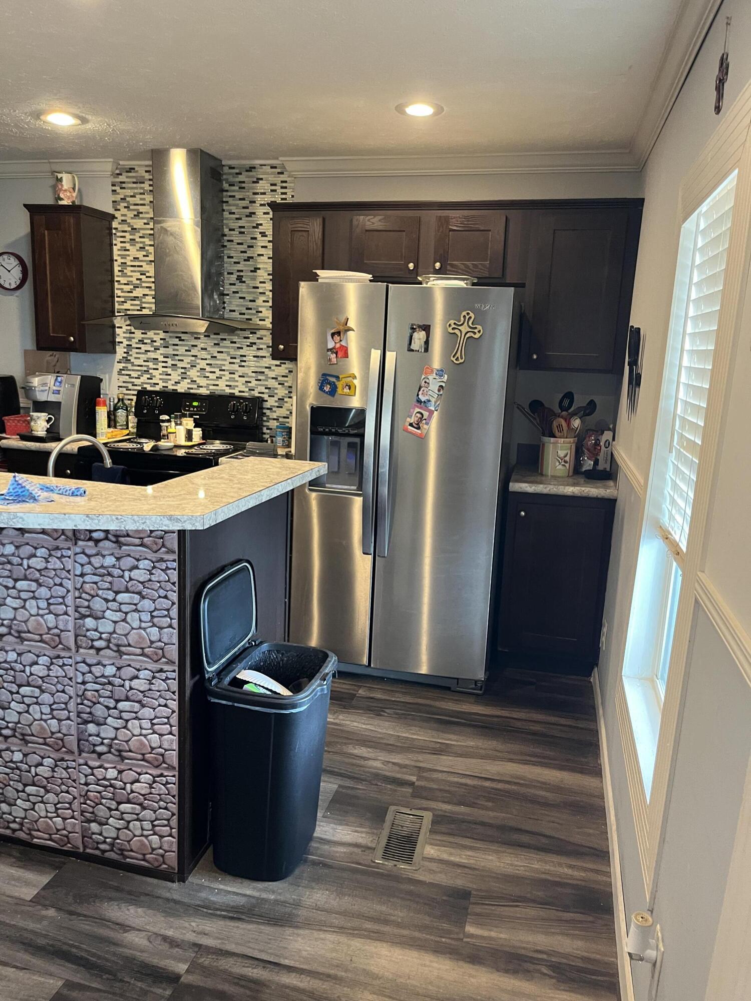 88 Sandhill Boulevard Property Photo 4