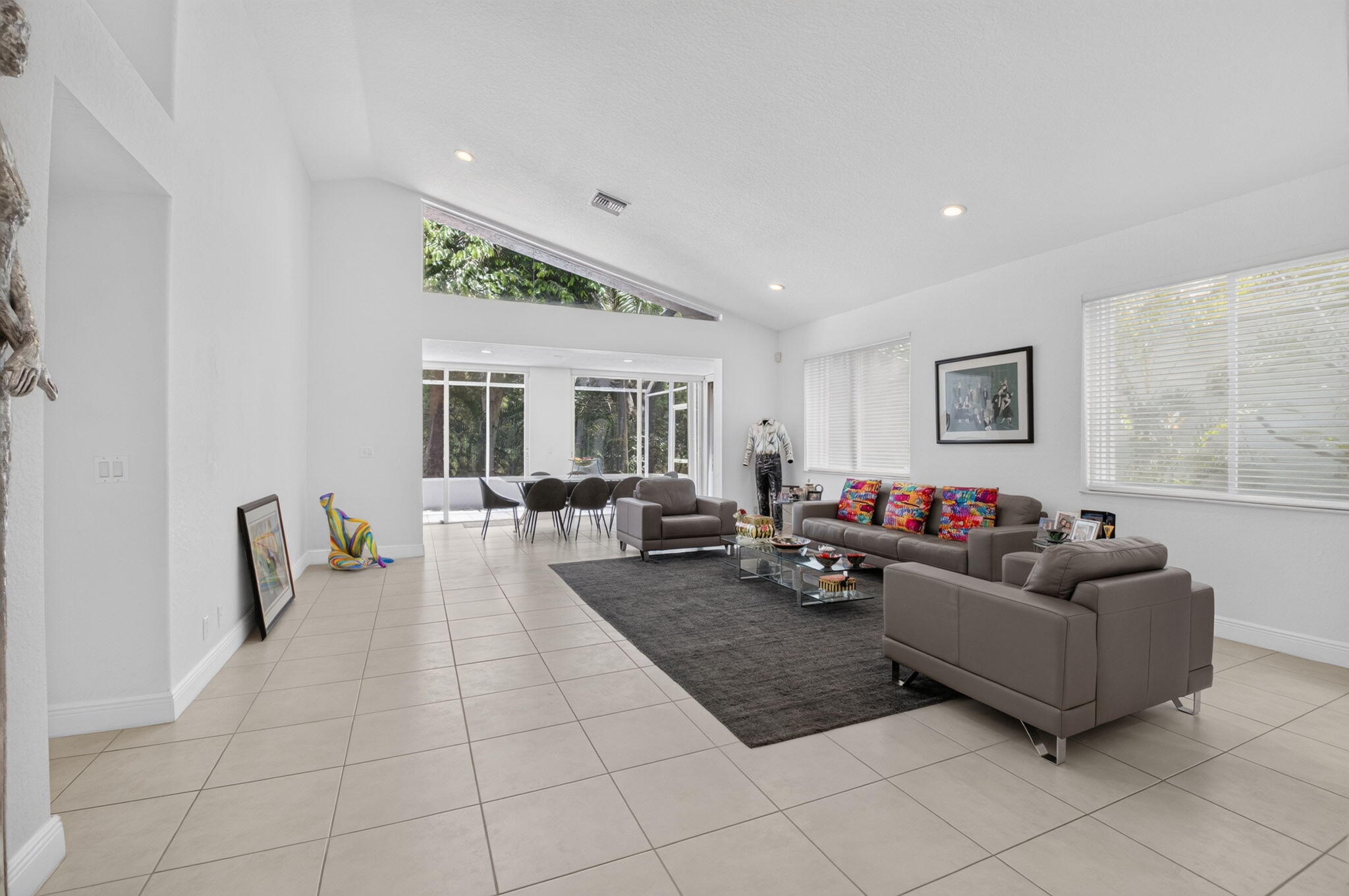 5207 Brookview Drive Property Photo 4
