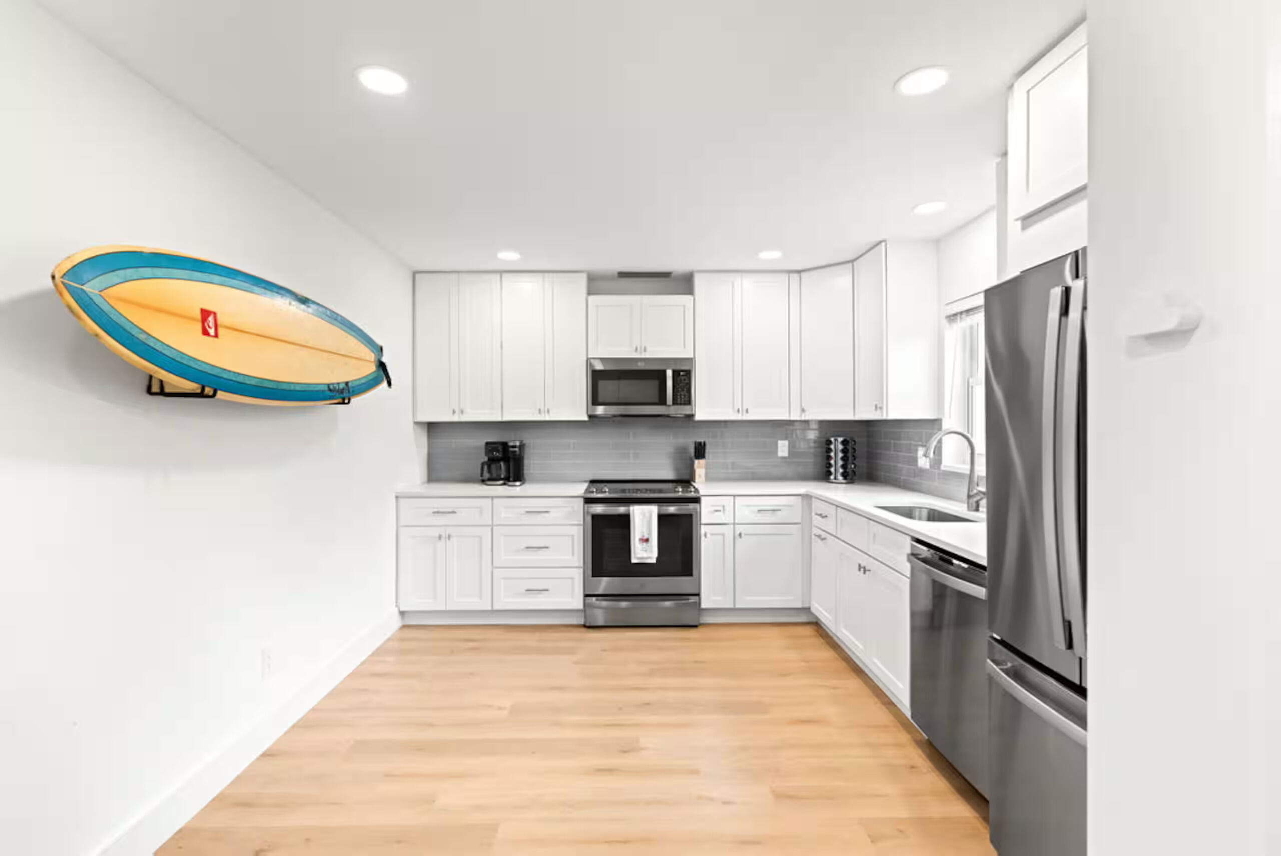 1216 Surf Road Property Photo 6