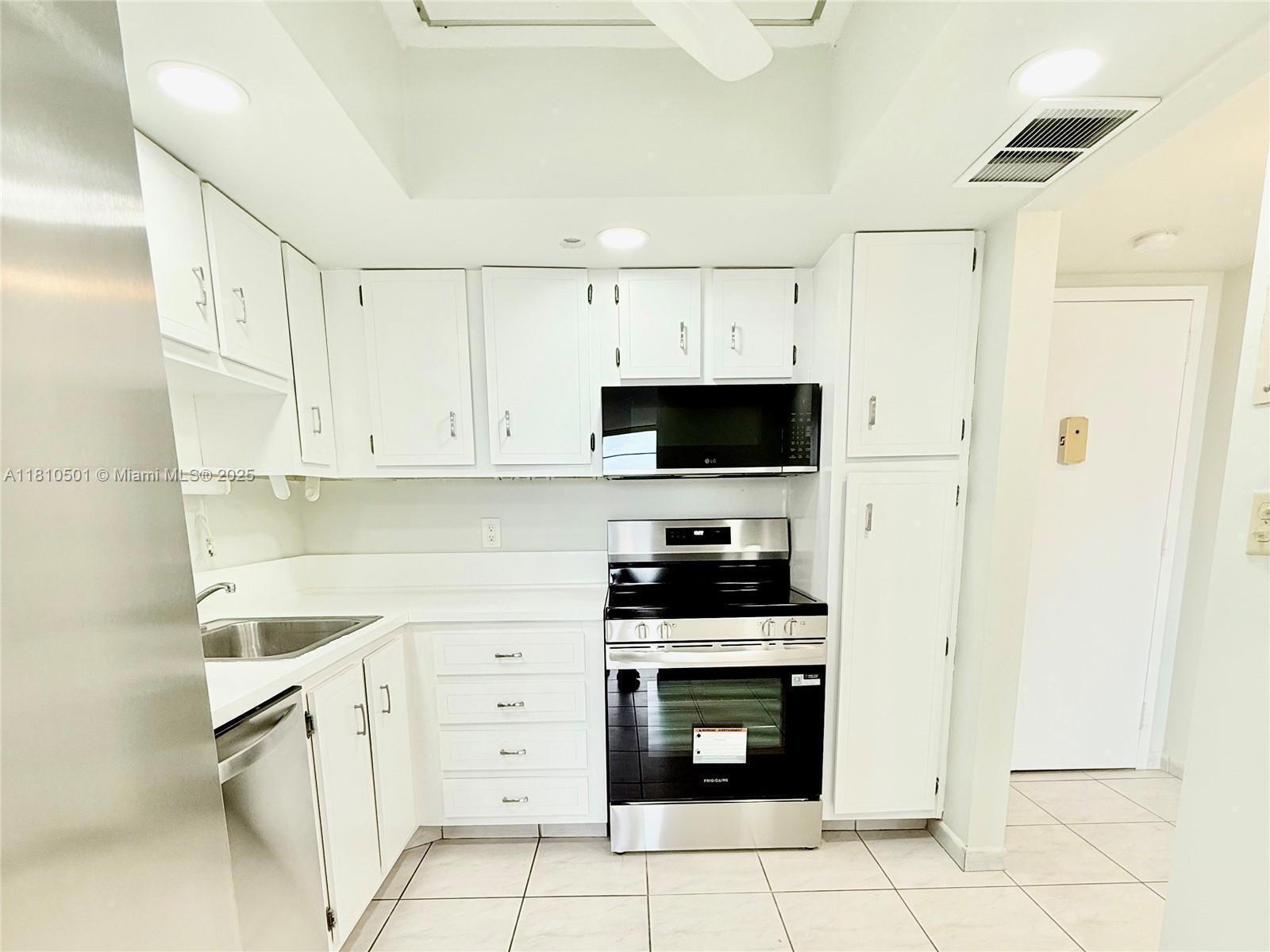 1300 Saint Charles Place 706 Property Photo 6