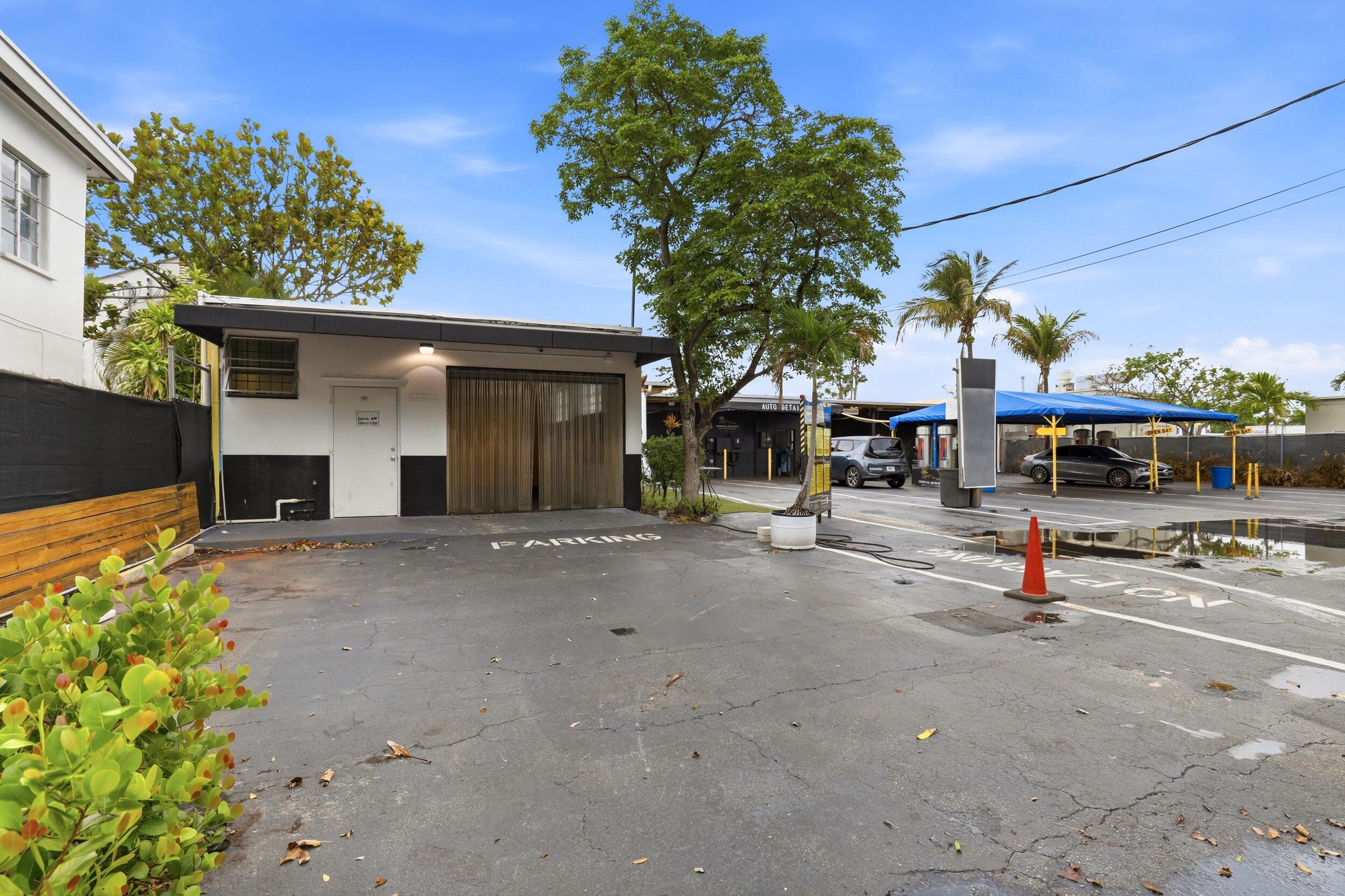 824 N Dixie Highway Property Photo 1