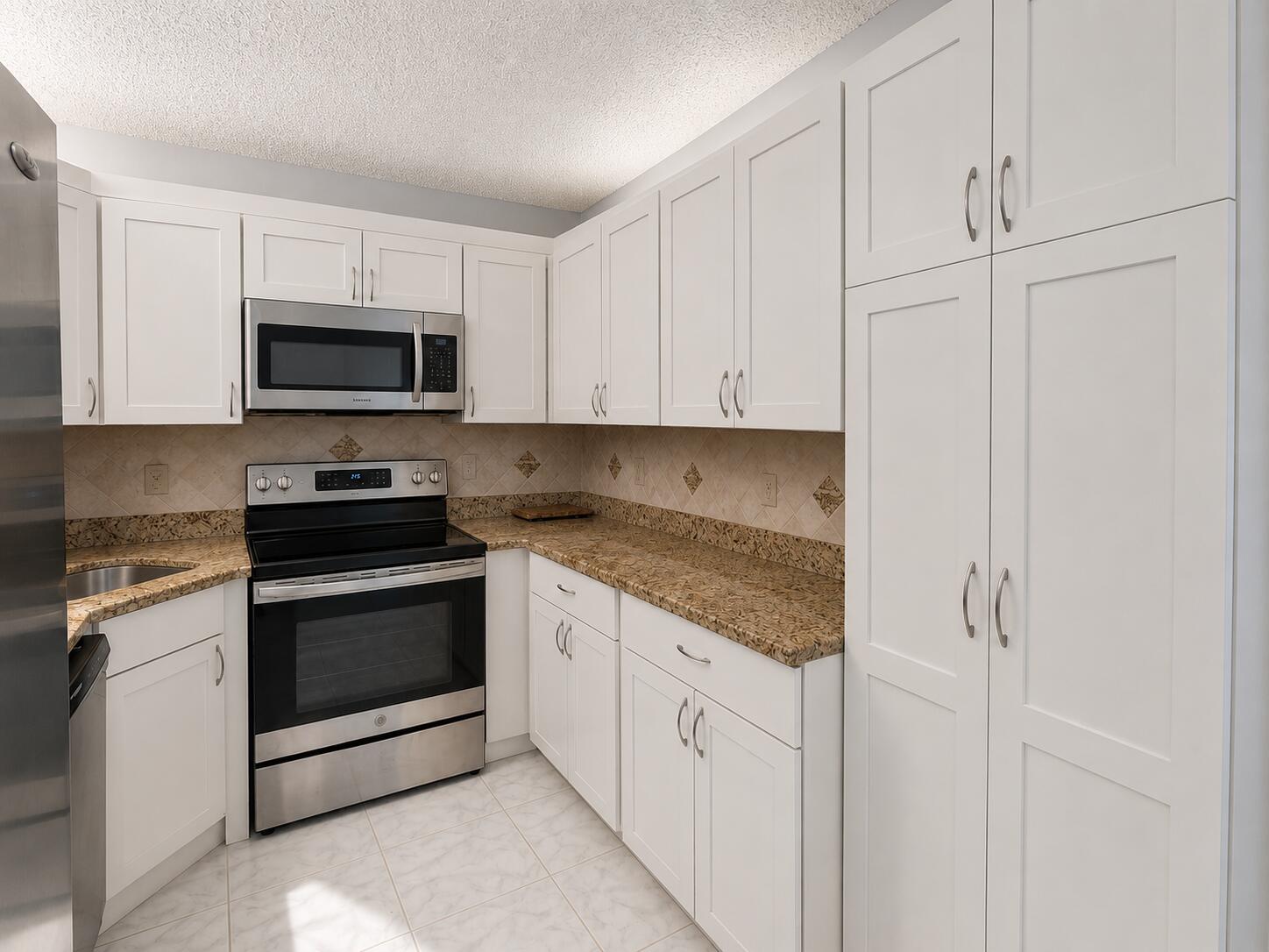 1995 Sw Silver Pine Way 119-d1 Property Photo 7