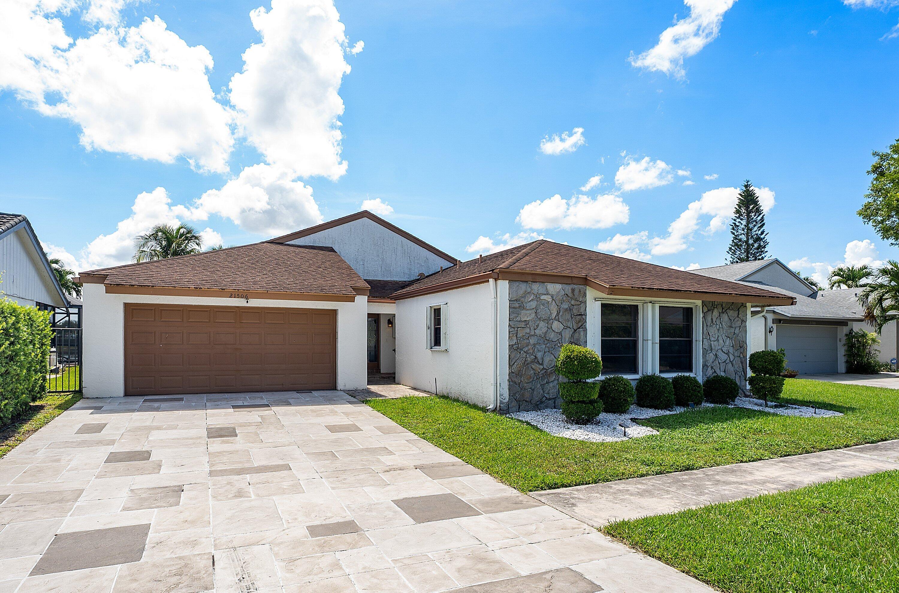 21506 Summertrace Circle Property Photo 1