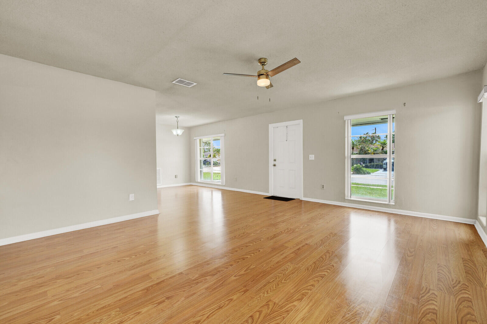 22229 Sw 65th Terrace Property Photo 3