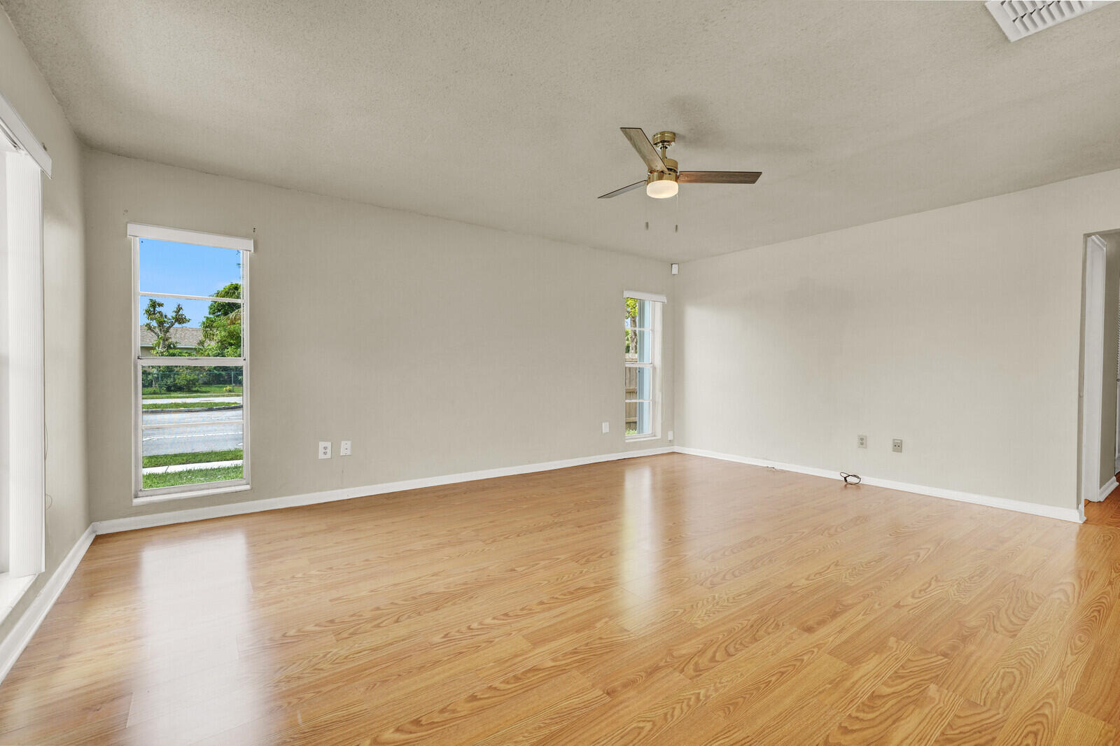 22229 Sw 65th Terrace Property Photo 4