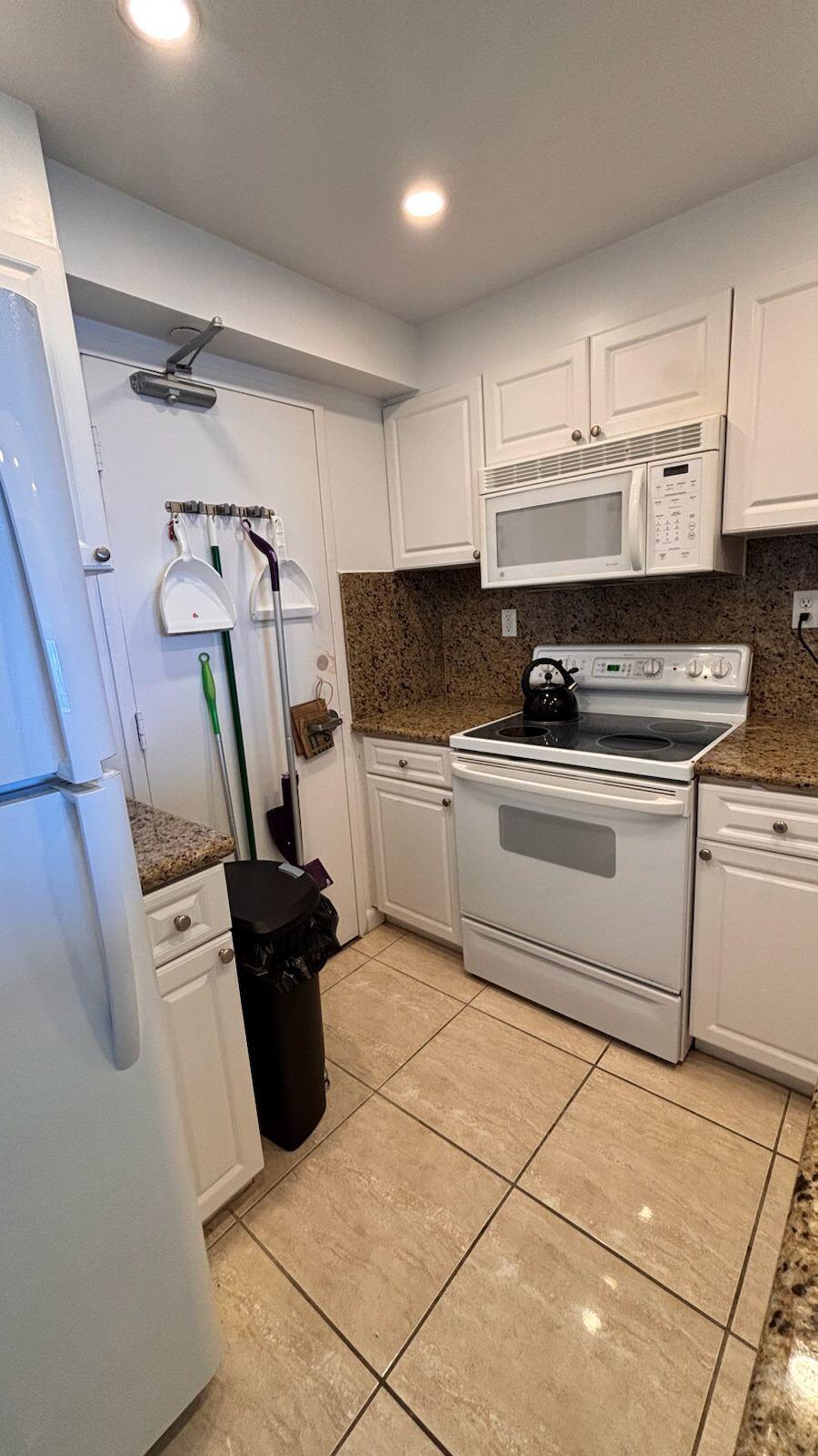 1000 West Avenue 314 Property Photo 8