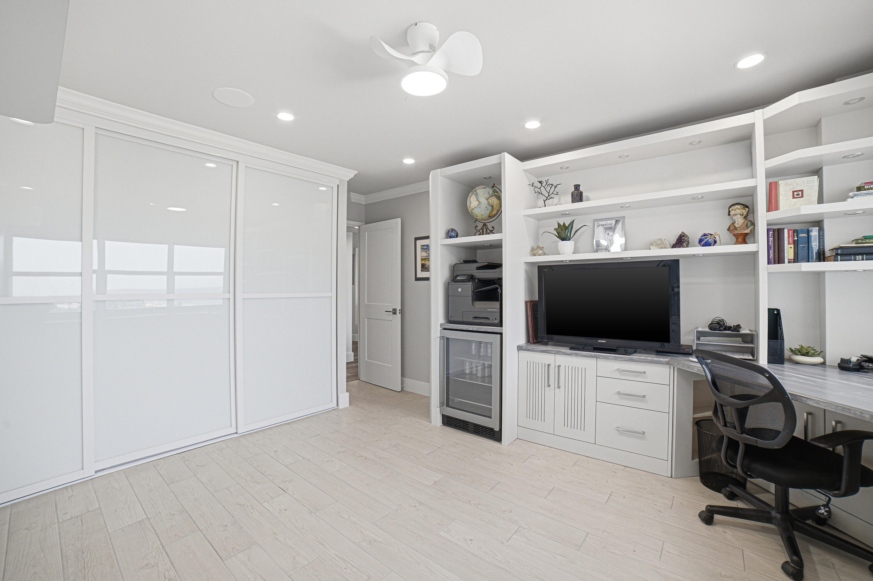 111 N Pompano Beach Boulevard 908 Property Photo 19