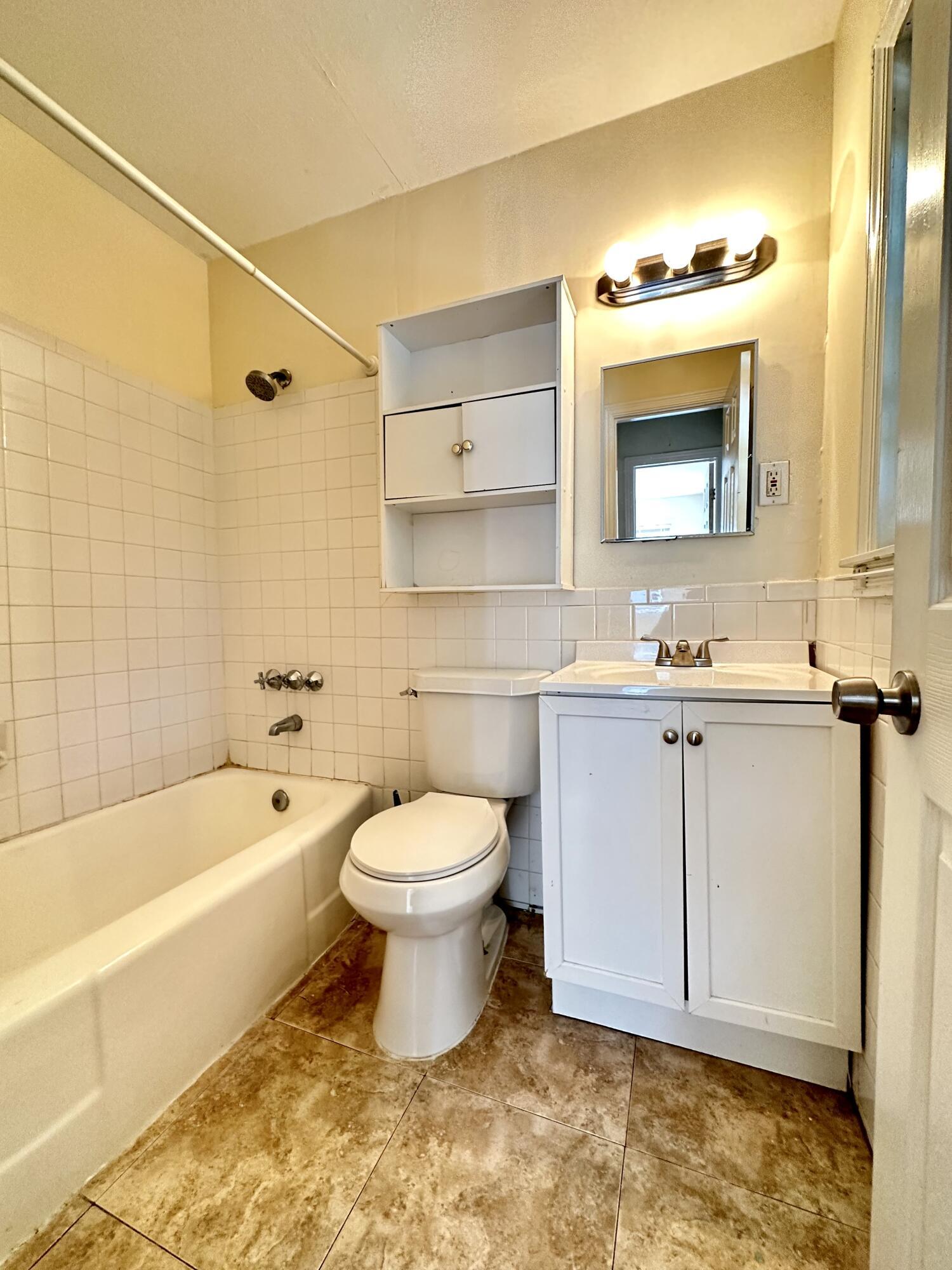517 Kanuga Drive Unit 3 Property Photo 5