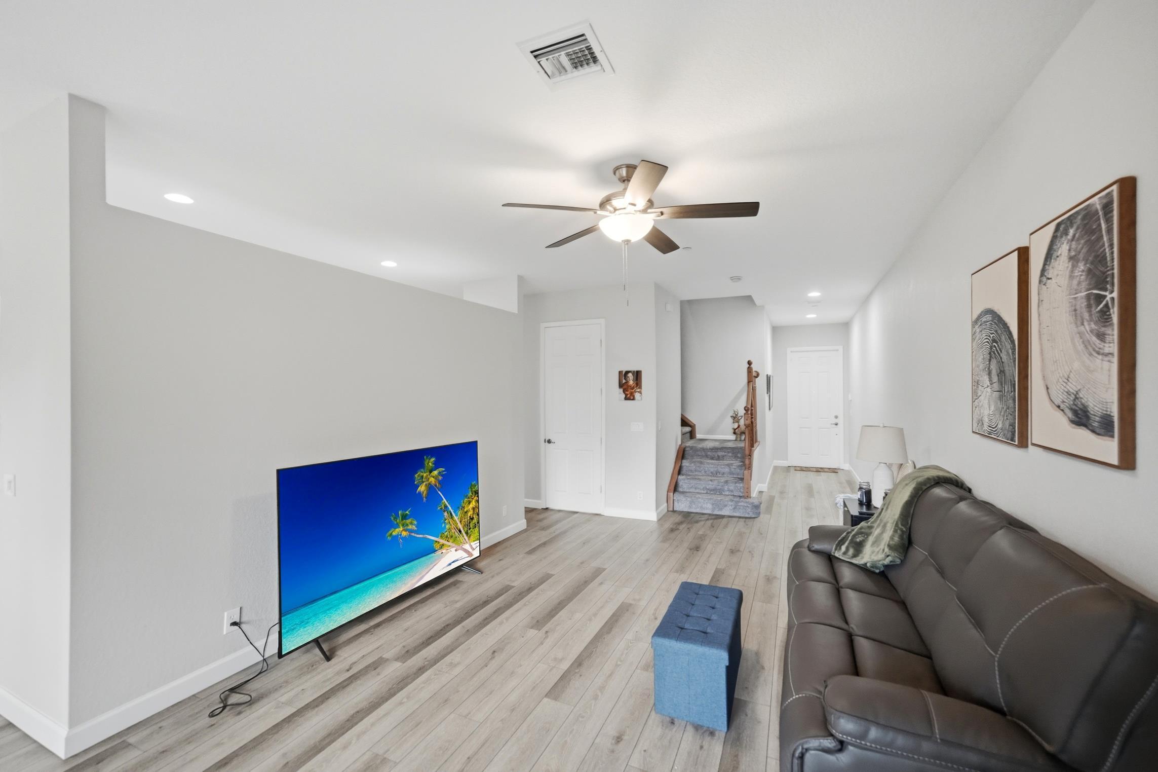 135 Sw Walking Path Property Photo 8