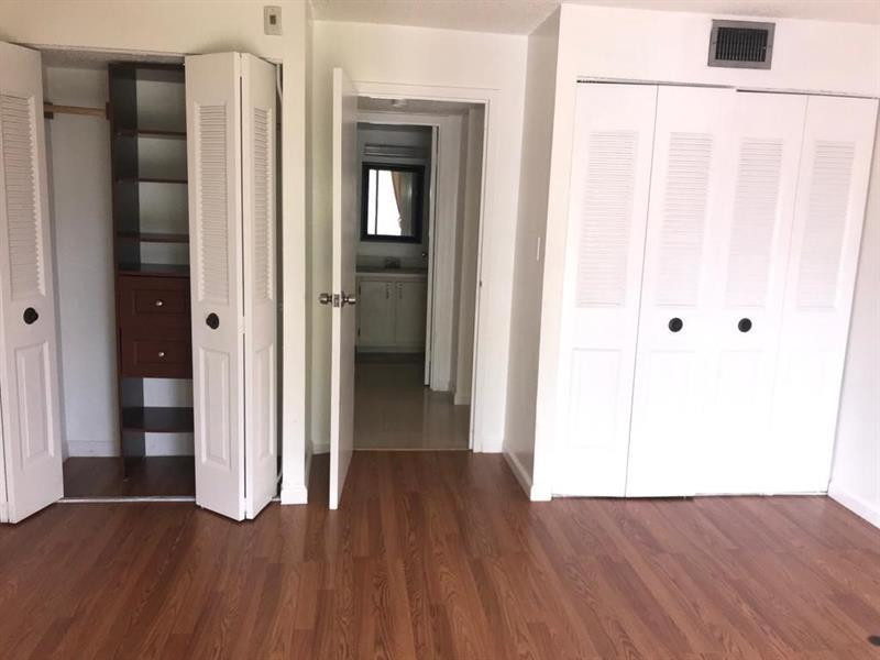 5825 Washington Street 40-b Property Photo 6
