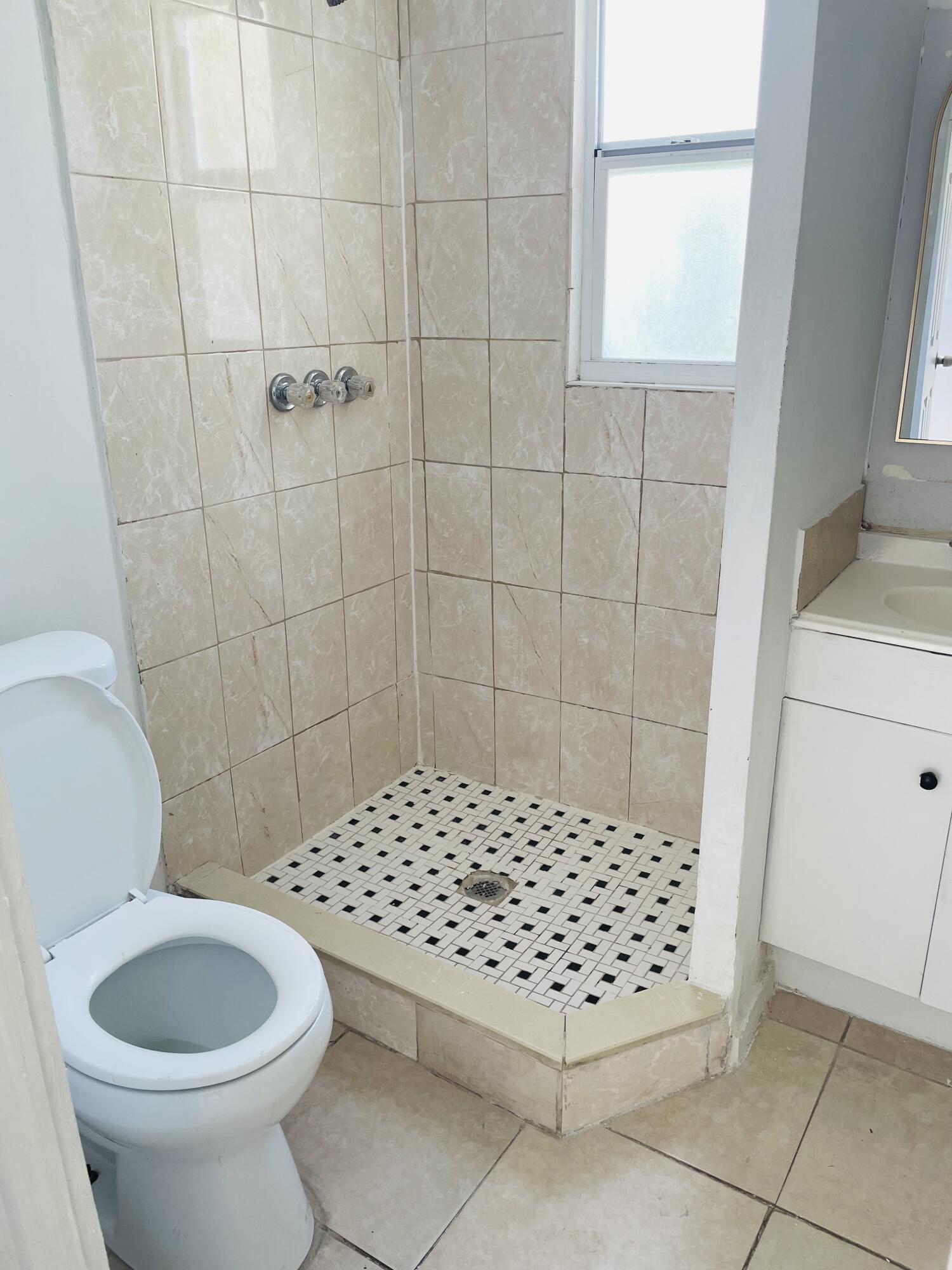 706 7th Street Property Photo 15