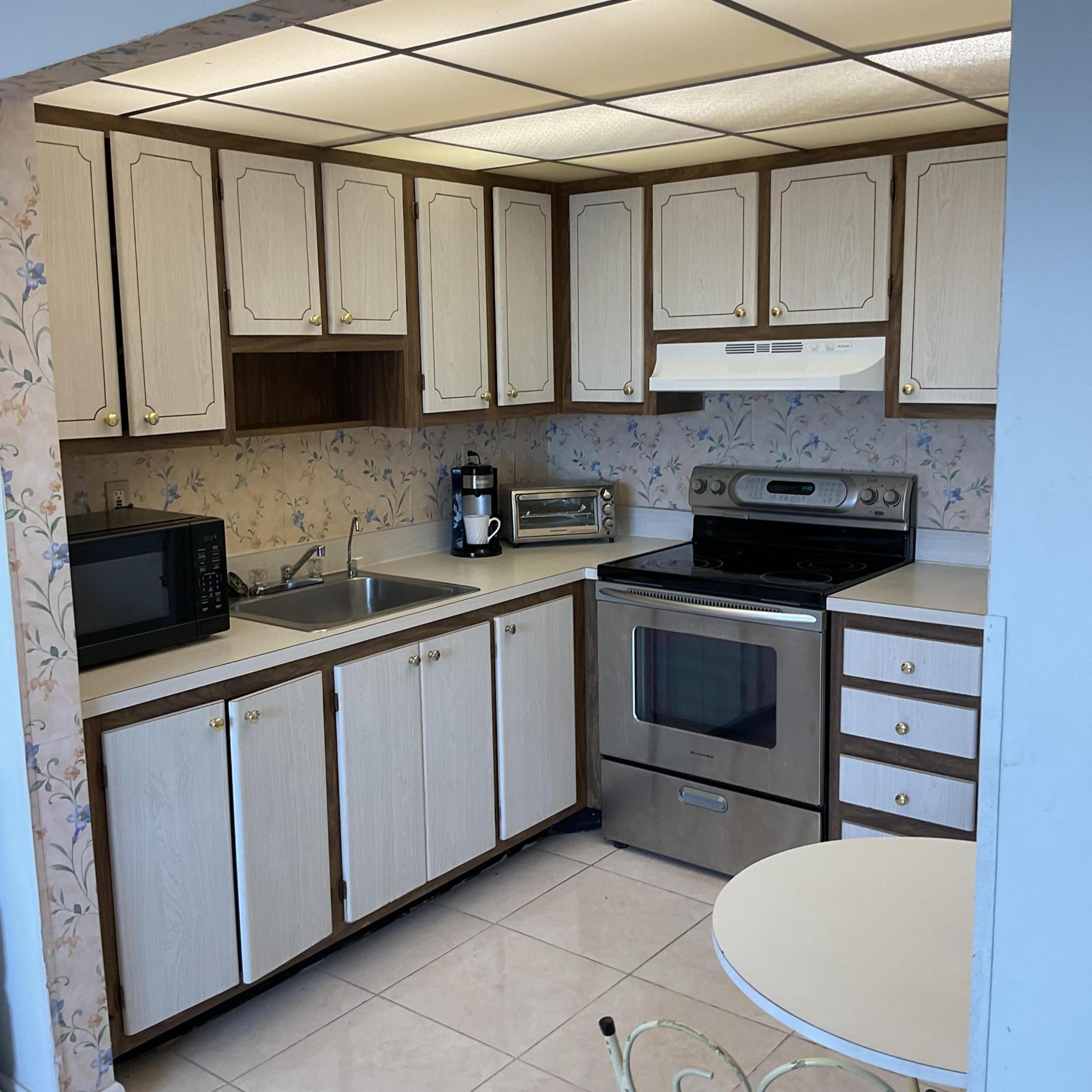 192 Flanders Drive Property Photo 1