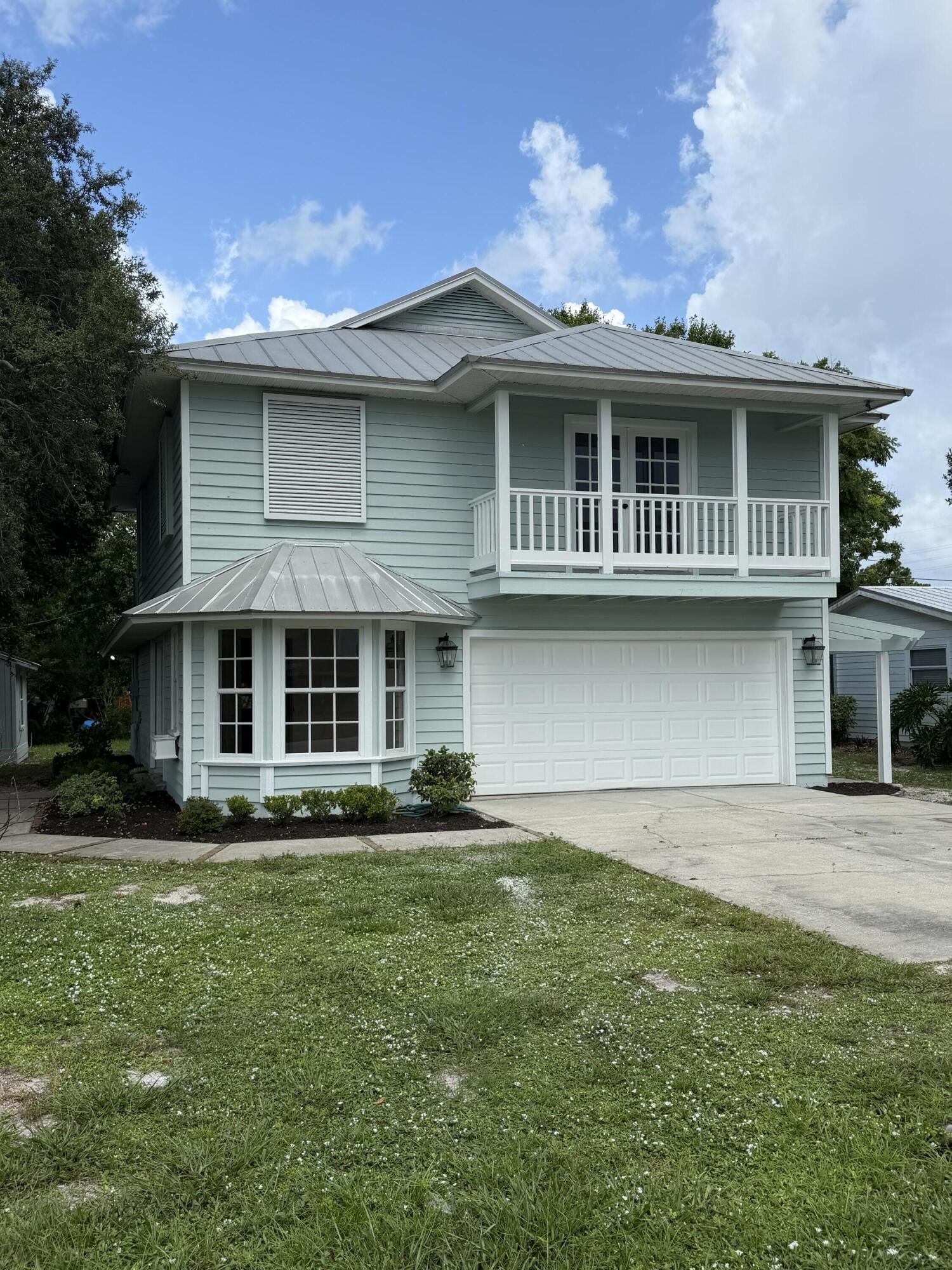 180 8th Court Property Photo 1