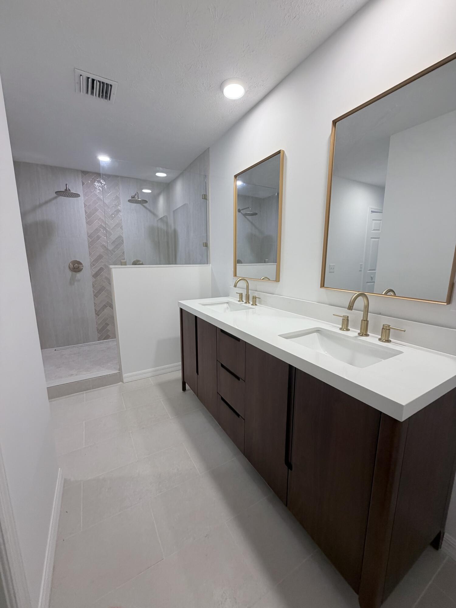 180 8th Court Property Photo 7