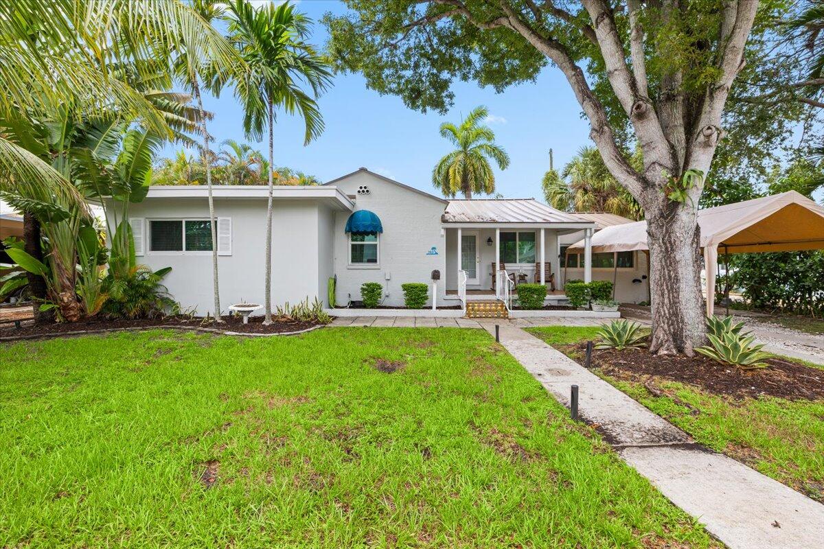305 NE 14th Avenue Property Photo 1