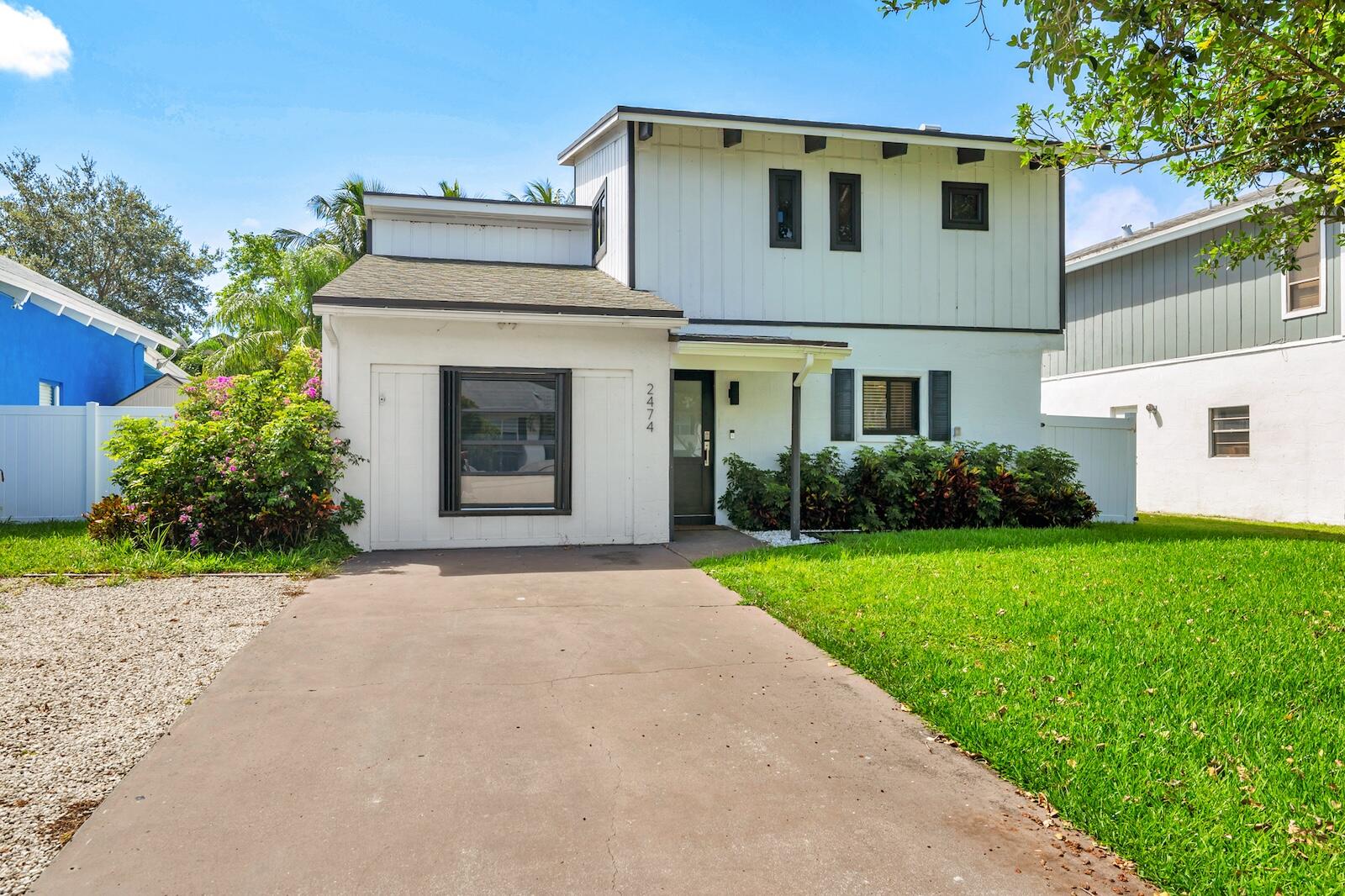 2474 Douglas Avenue Property Photo 1