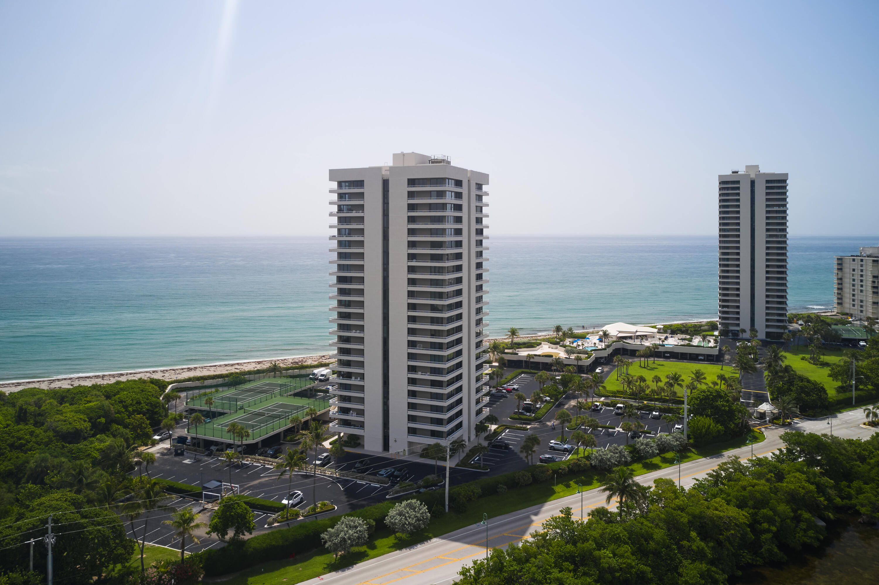 5550 N Ocean Drive 9d Property Photo 2