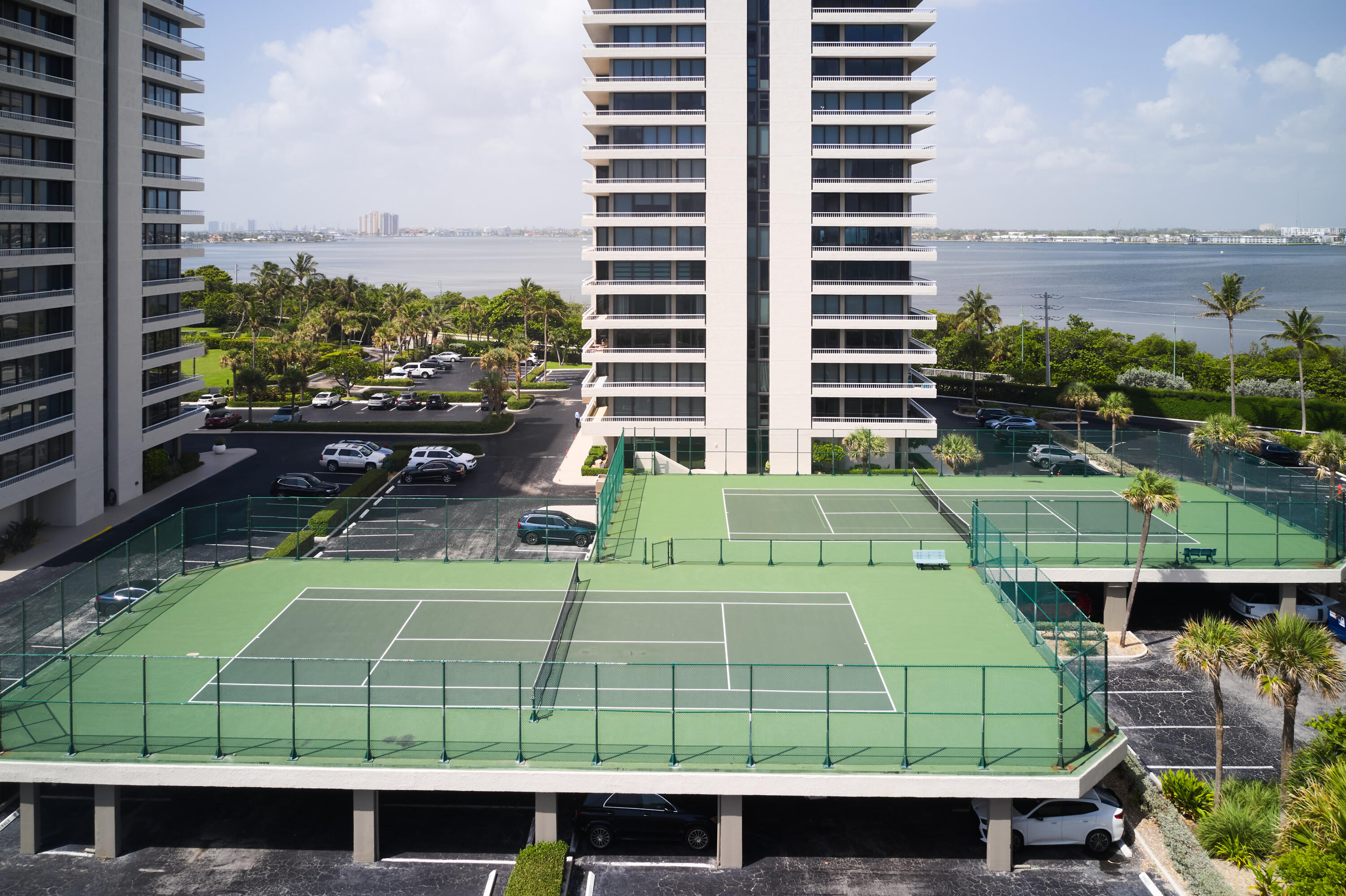 5550 N Ocean Drive 9d Property Photo 28