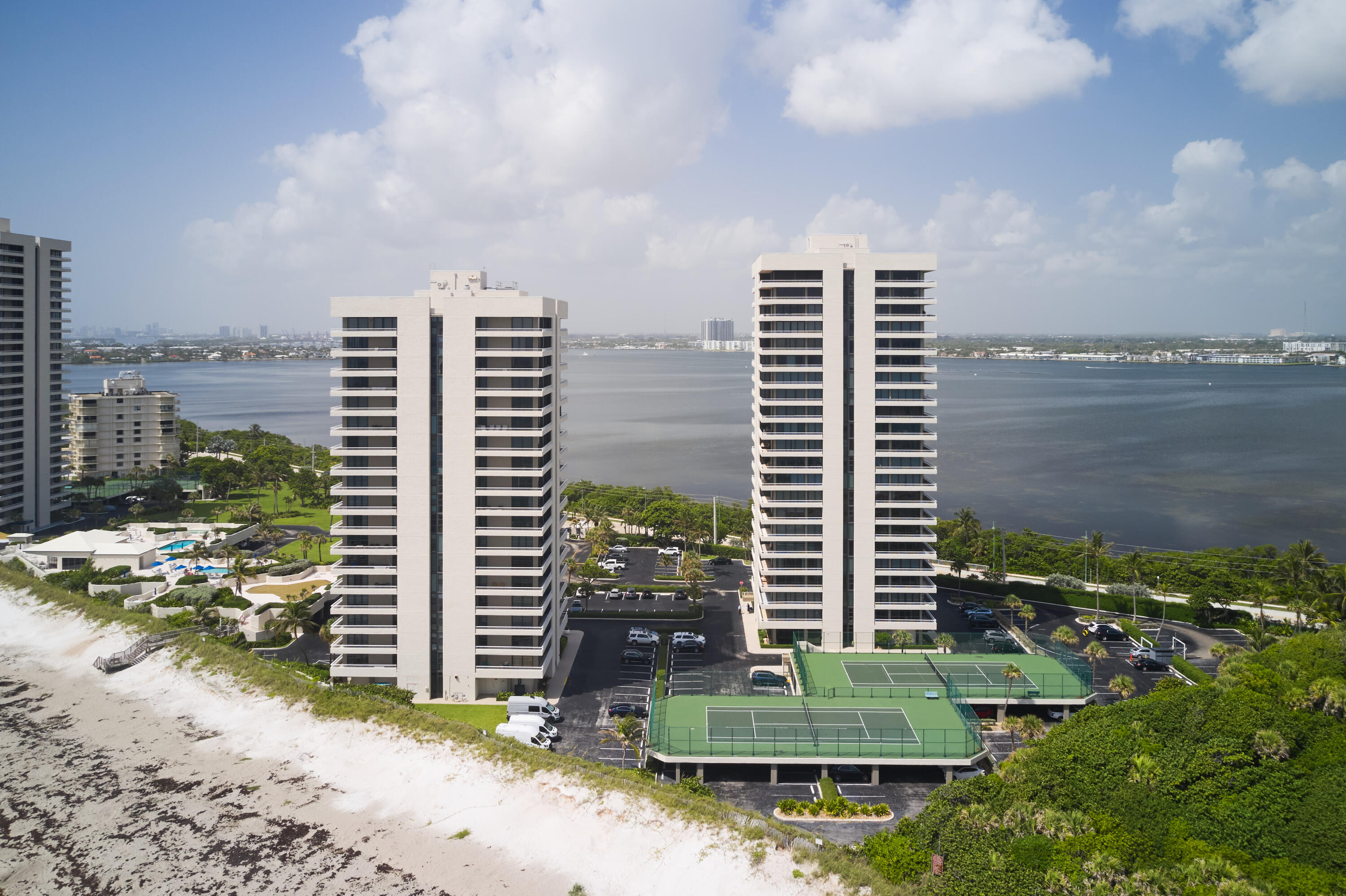 5550 N Ocean Drive 9d Property Photo 29