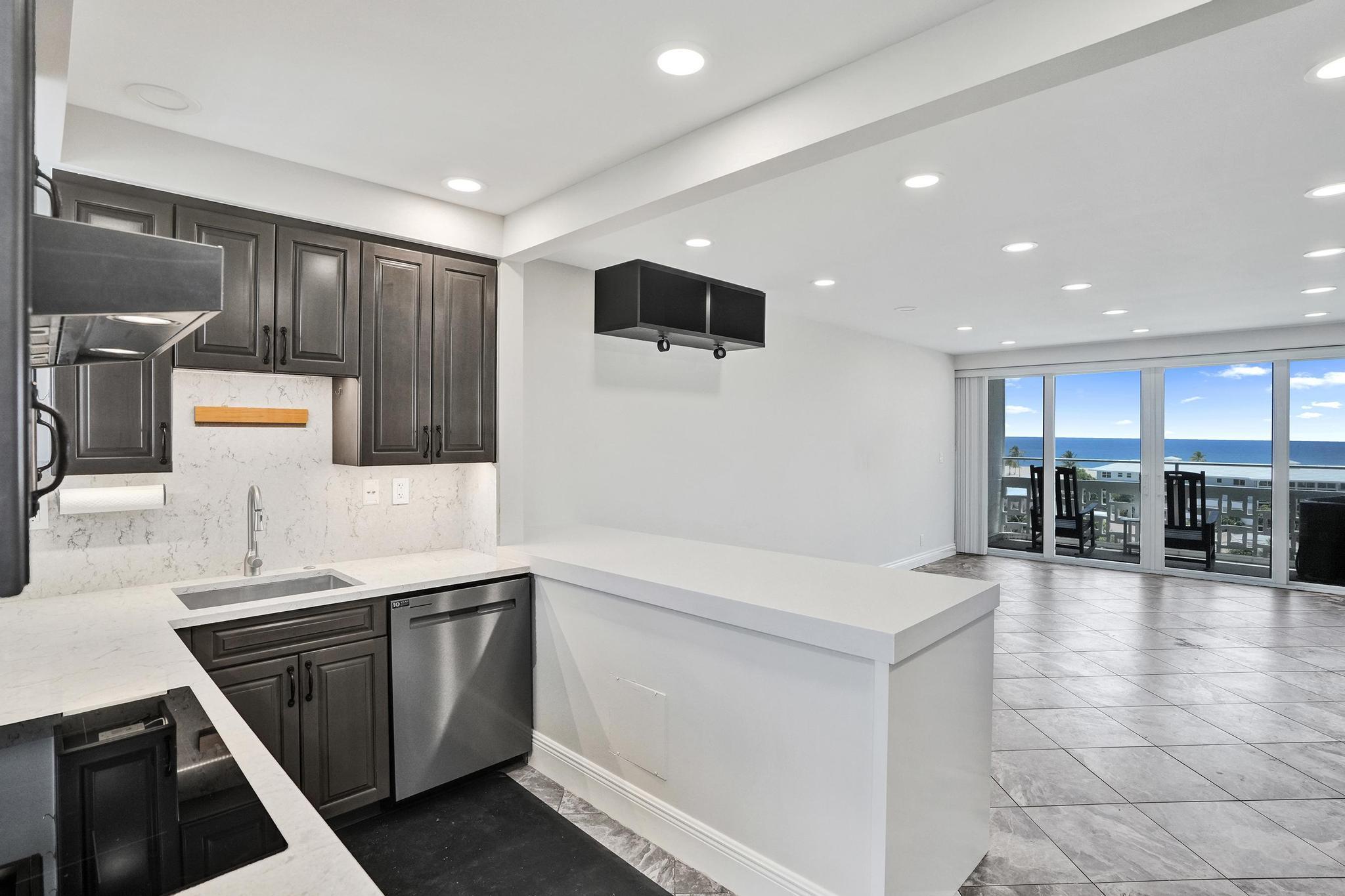 1900 S Ocean Drive 710 Property Photo 2