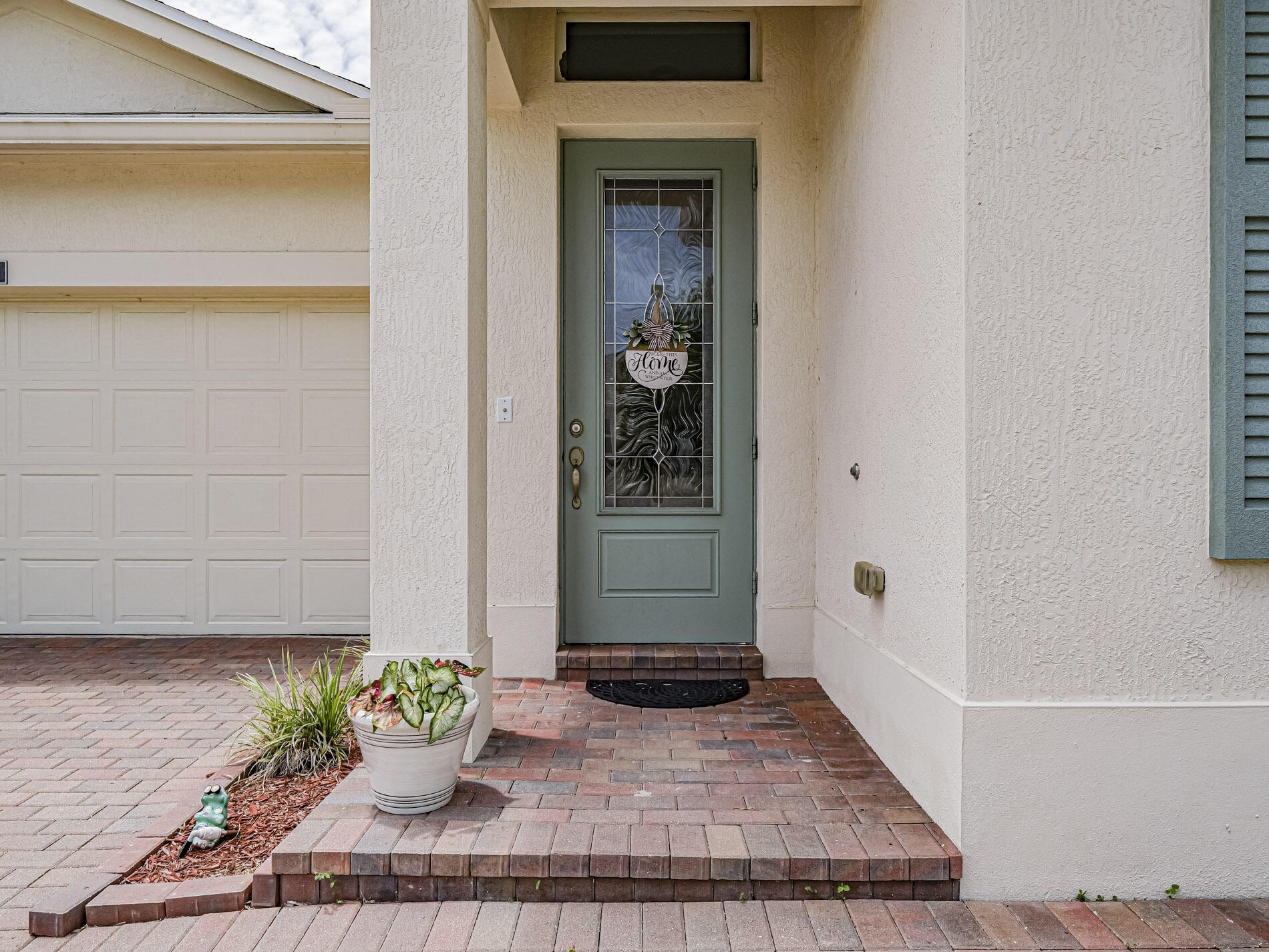 7425 Great Oak Place Property Photo 3