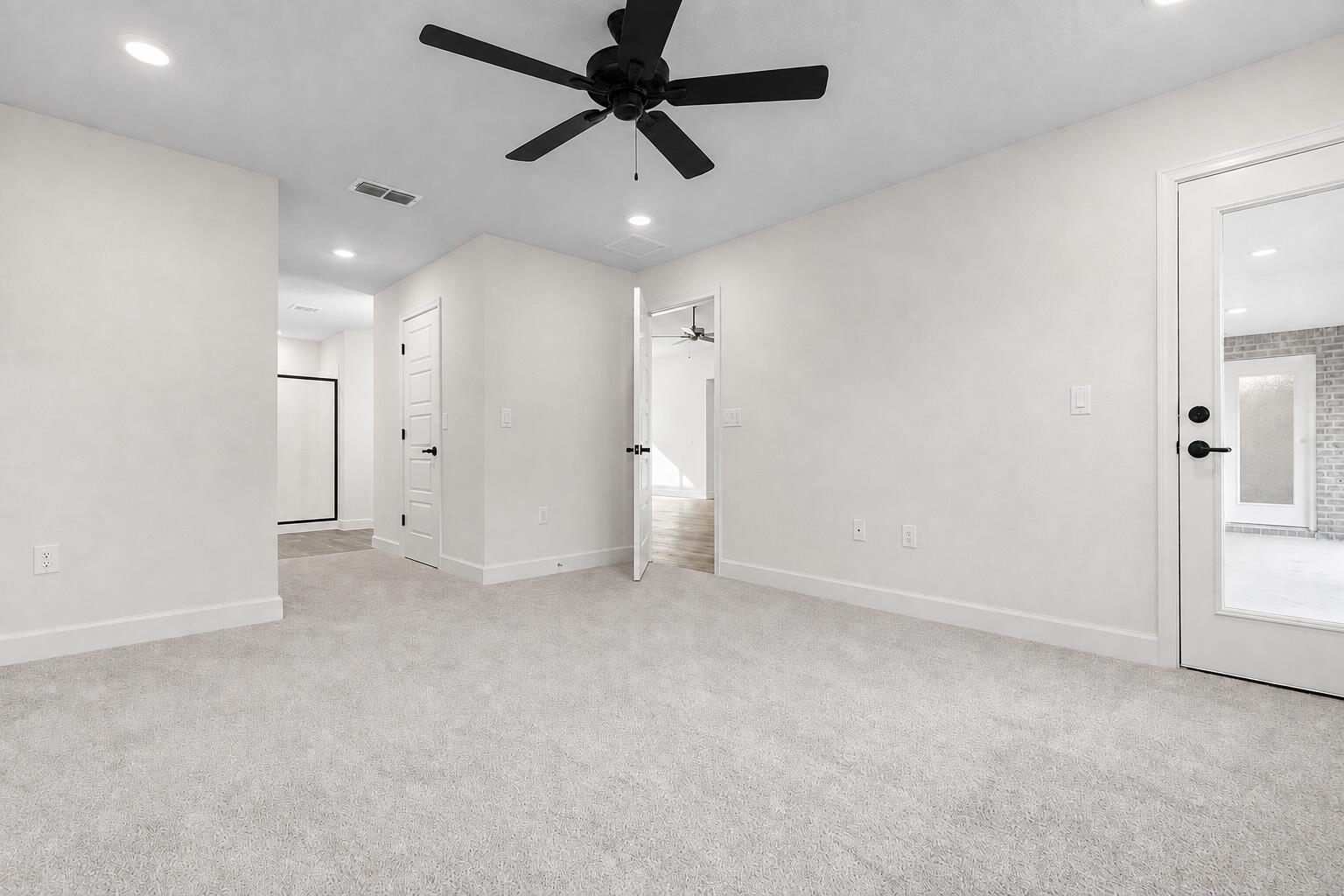 373 Nw Broadview Street Property Photo 13