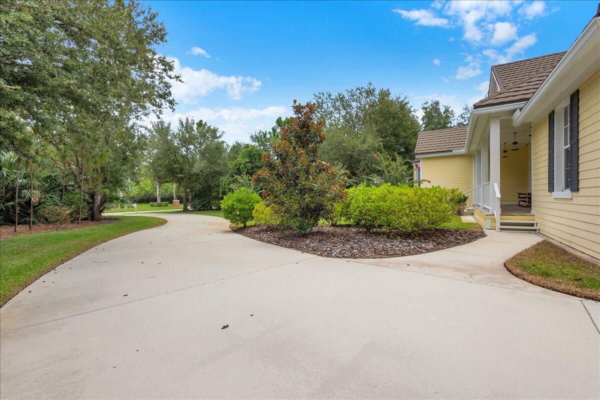 7900 Saddlebrook Drive Property Photo 12