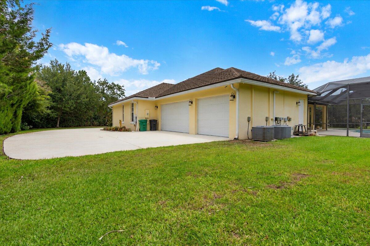 7900 Saddlebrook Drive Property Photo 14