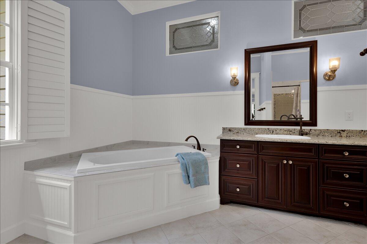 7900 Saddlebrook Drive Property Photo 43